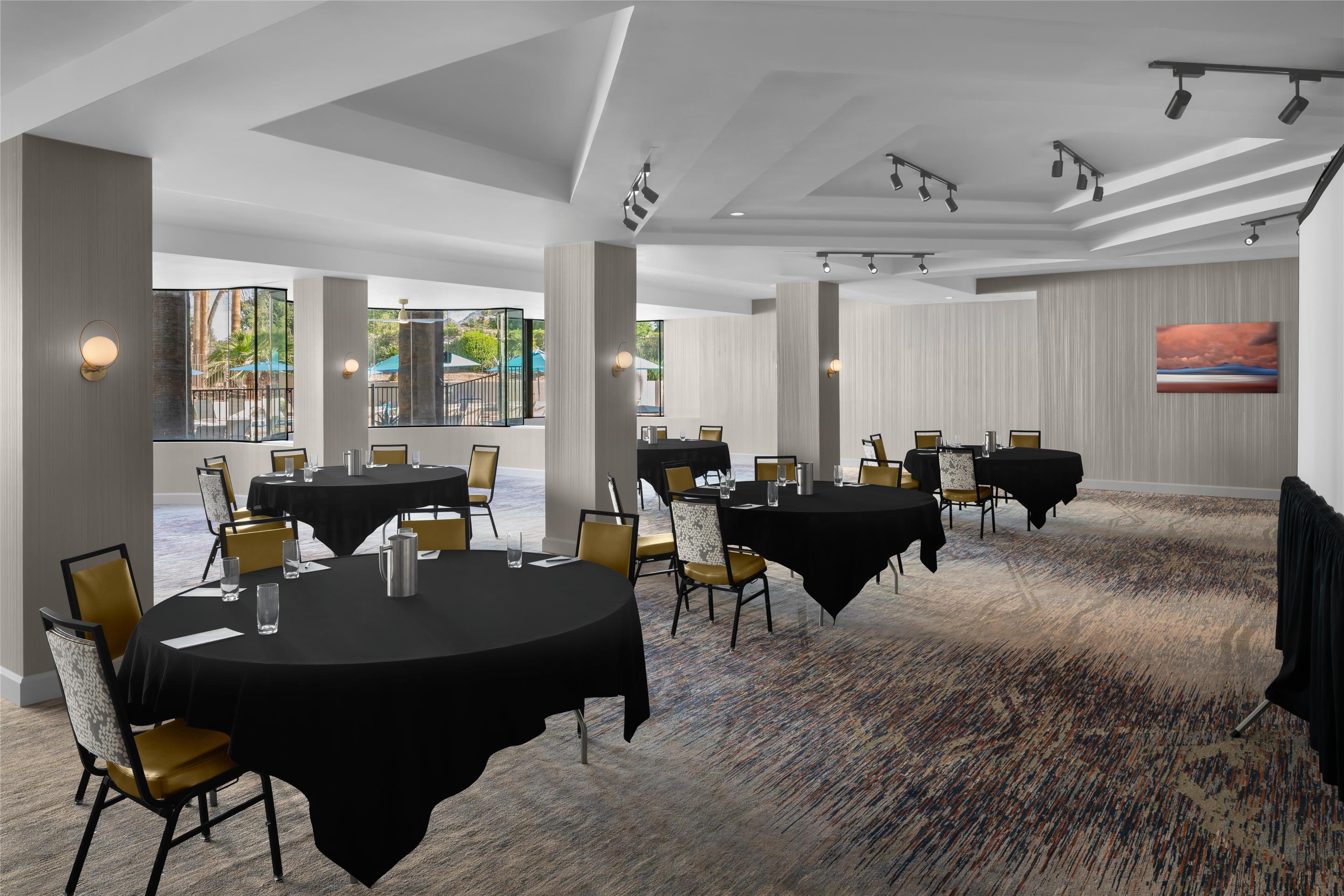 Meeting Room | Embassy Suites by Hilton Phoenix Biltmore