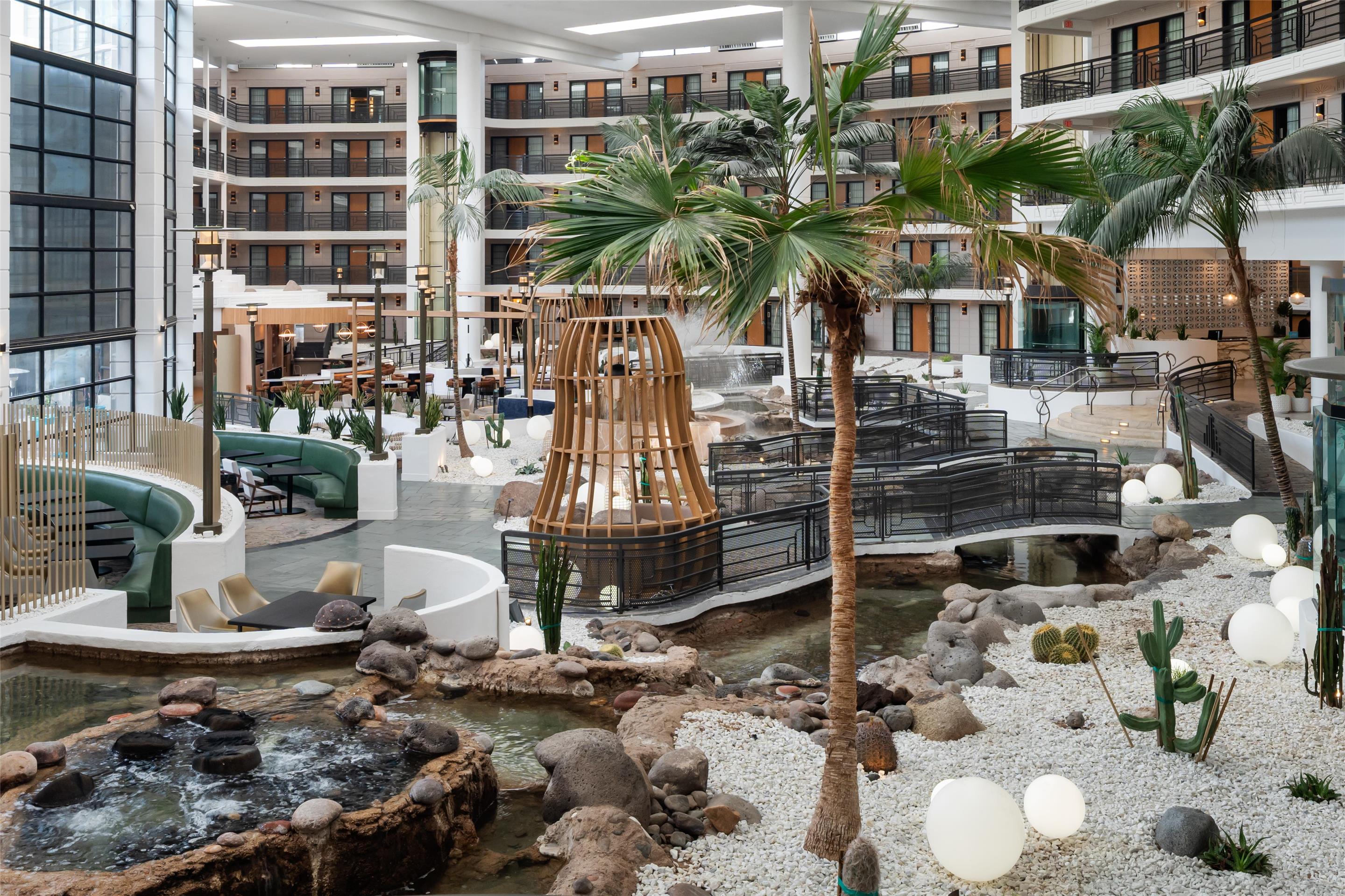 Lobby | Embassy Suites by Hilton Phoenix Biltmore