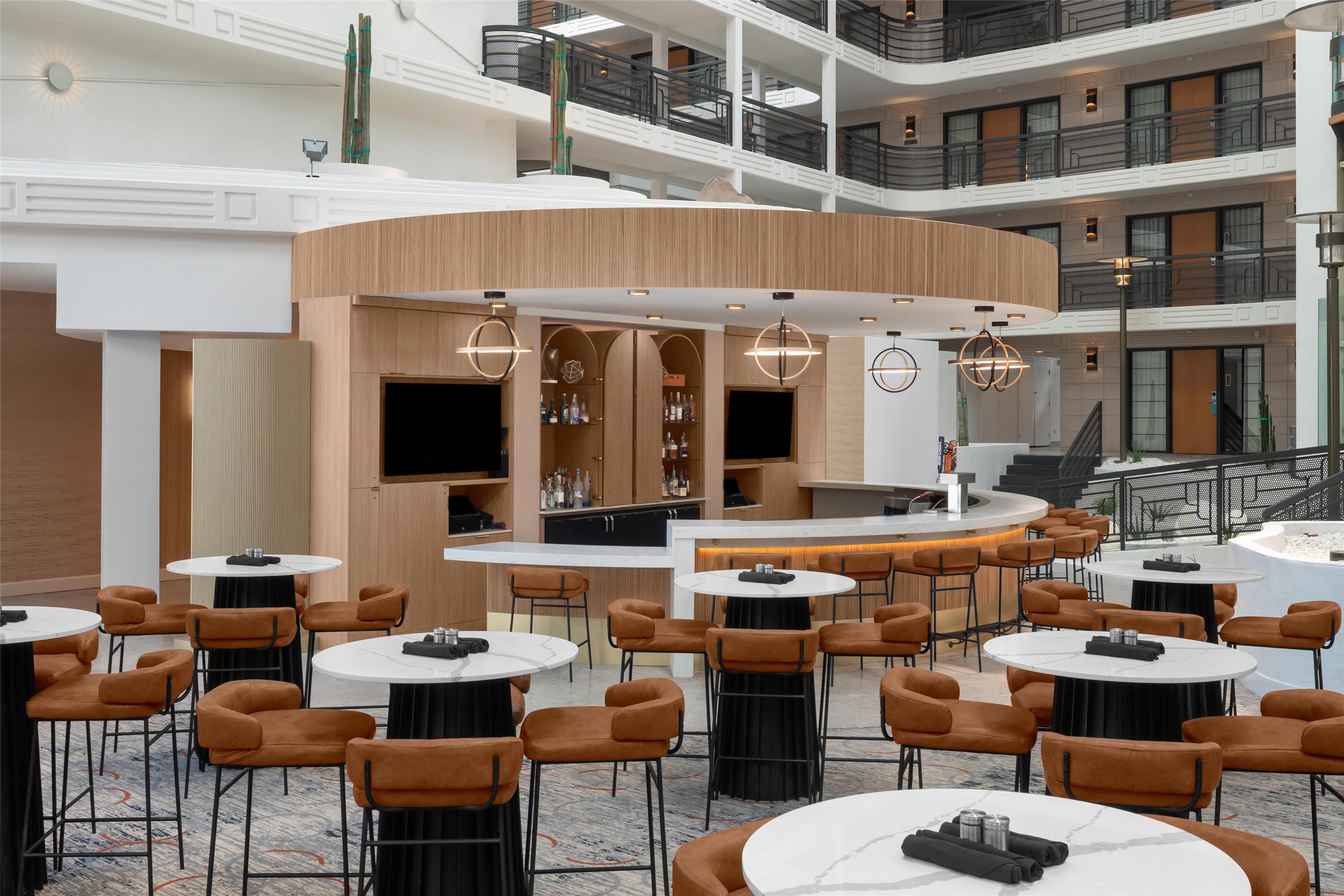 Restaurant | Embassy Suites by Hilton Phoenix Biltmore