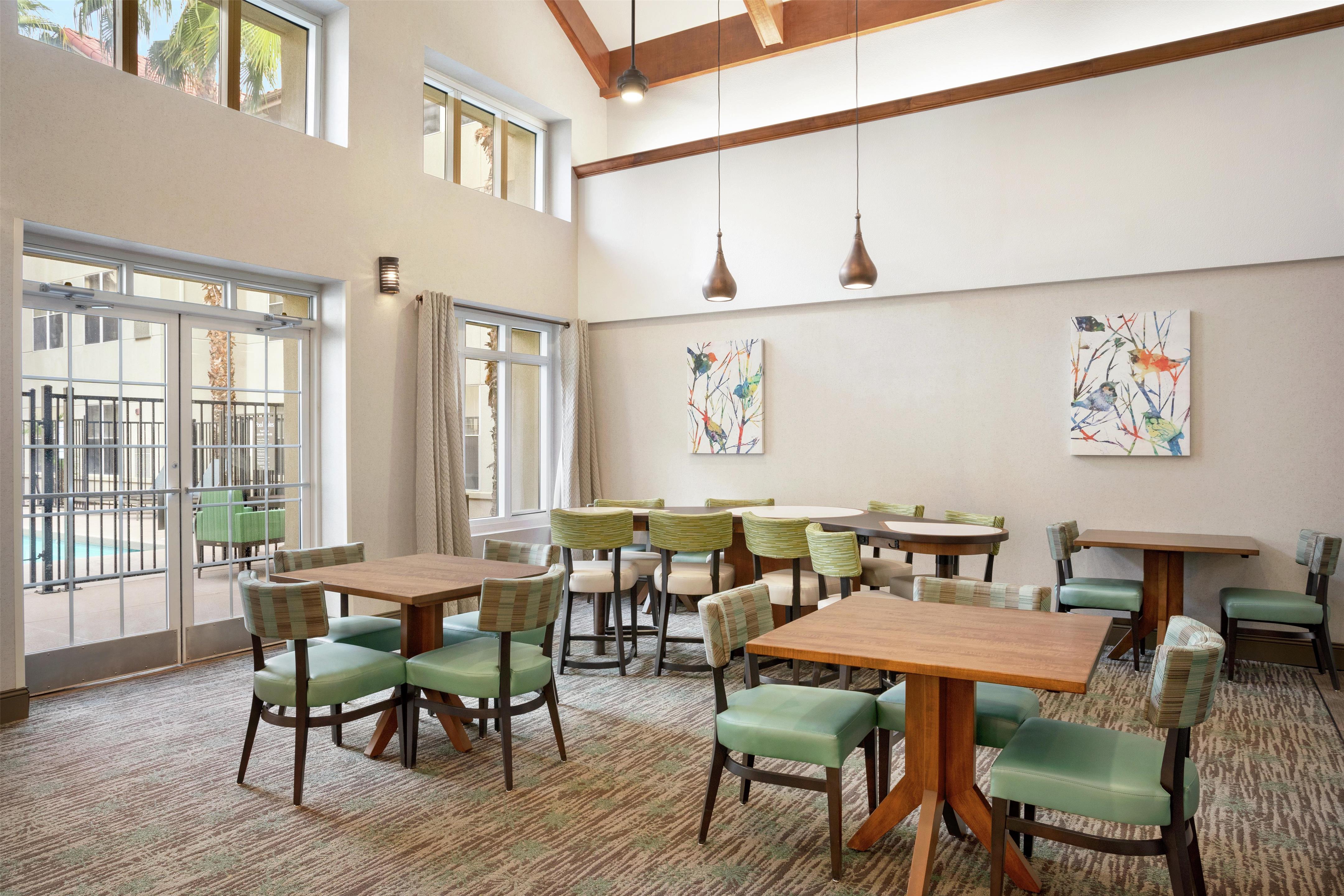 Breakfast Area | Homewood Suites by Hilton Phoenix/Chandler