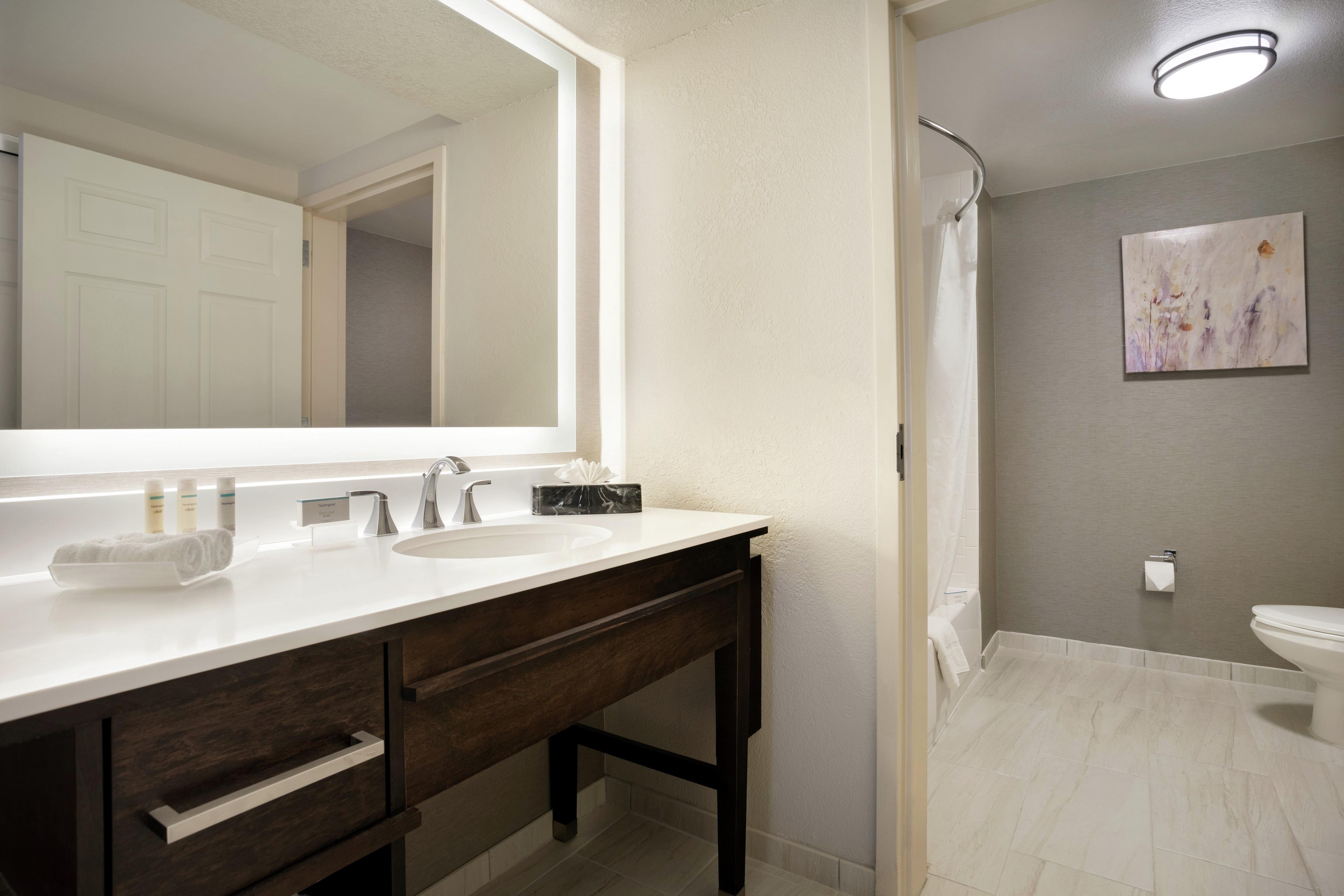 Homewood Suites by Hilton Phoenix-Chandler Room Type - 1 KING SUITE NON-SMKG