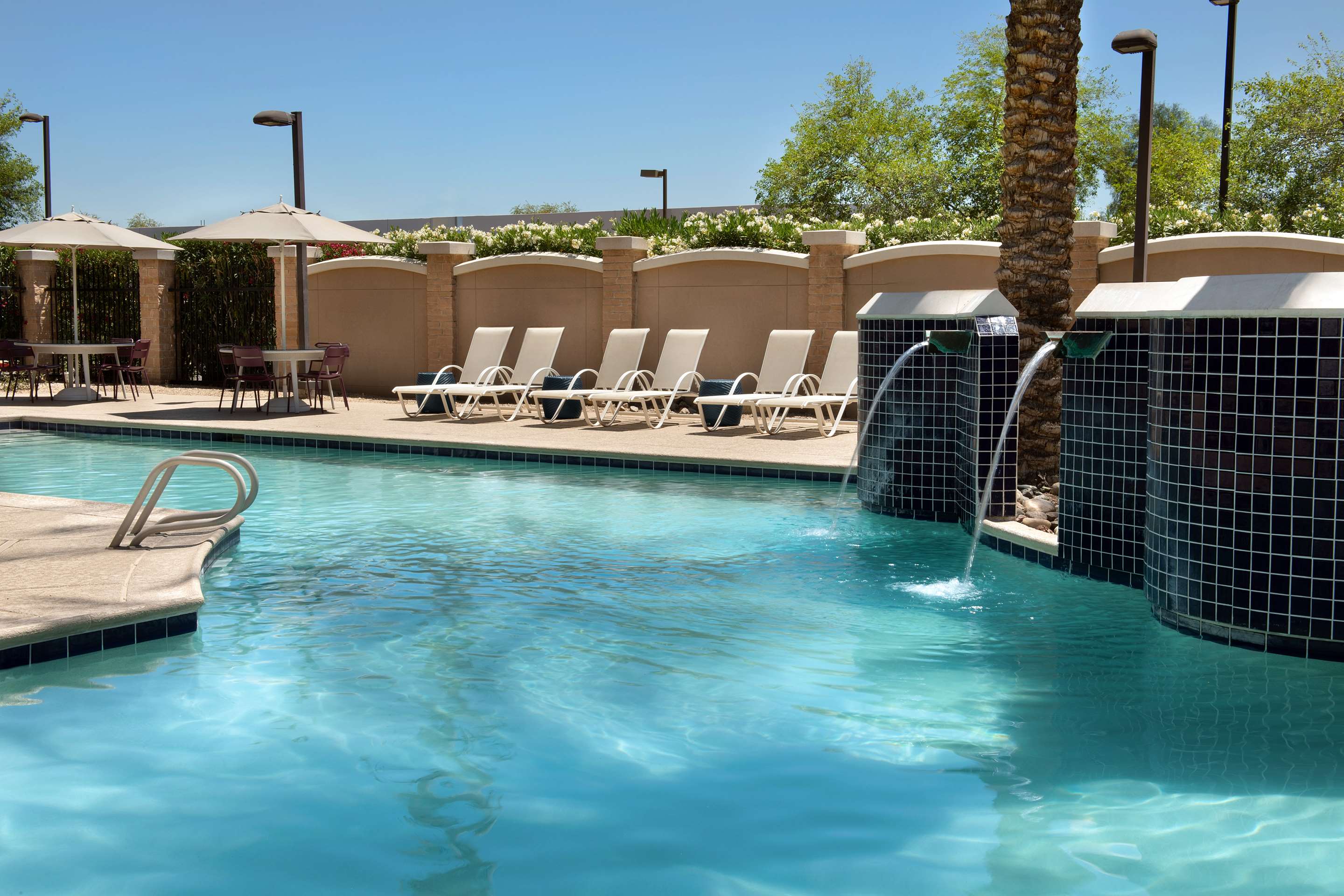 Pool | Hilton Phoenix Chandler