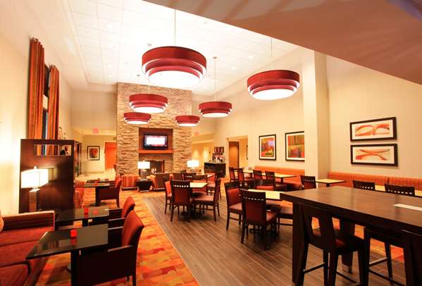  - Hampton Inn & Suites Fashion Center Chandler