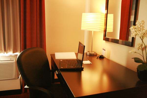  - Hampton Inn & Suites Fashion Center Chandler