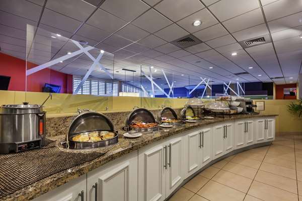 Amenities - Hilton Garden Inn Midtown Phoenix - I-10, Exit 144