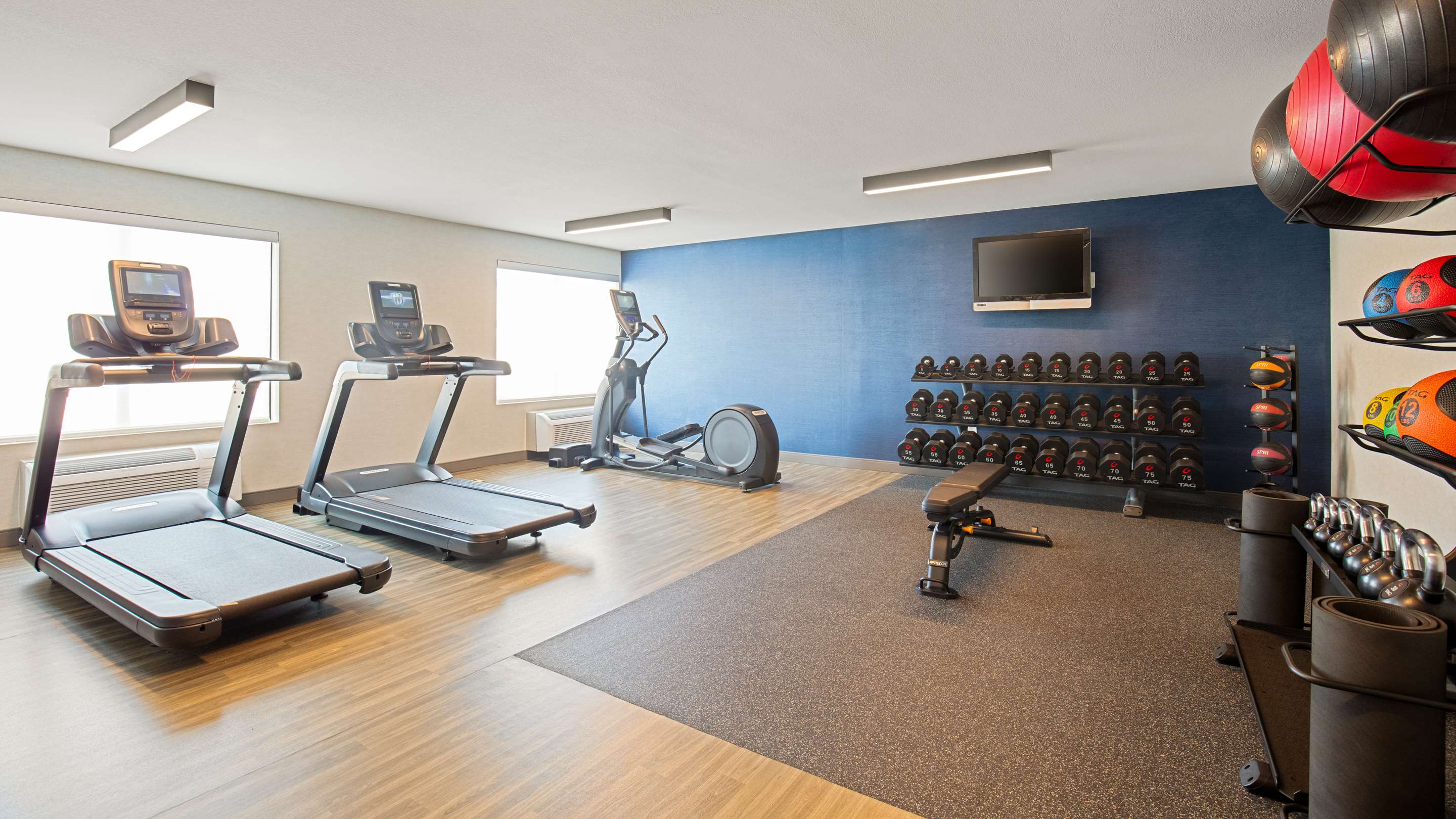 Health club fitness center gym | Hilton Garden Inn Phoenix Midtown