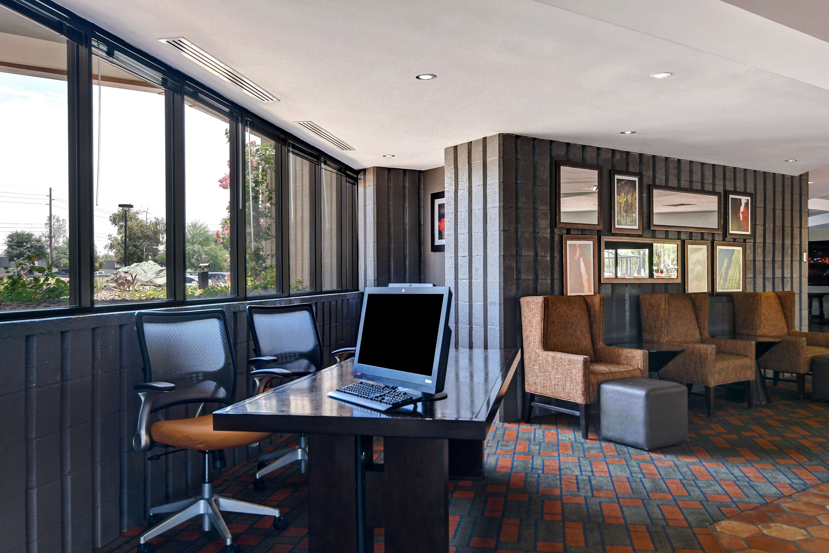 Business Center | DoubleTree by Hilton Hotel Phoenix Tempe