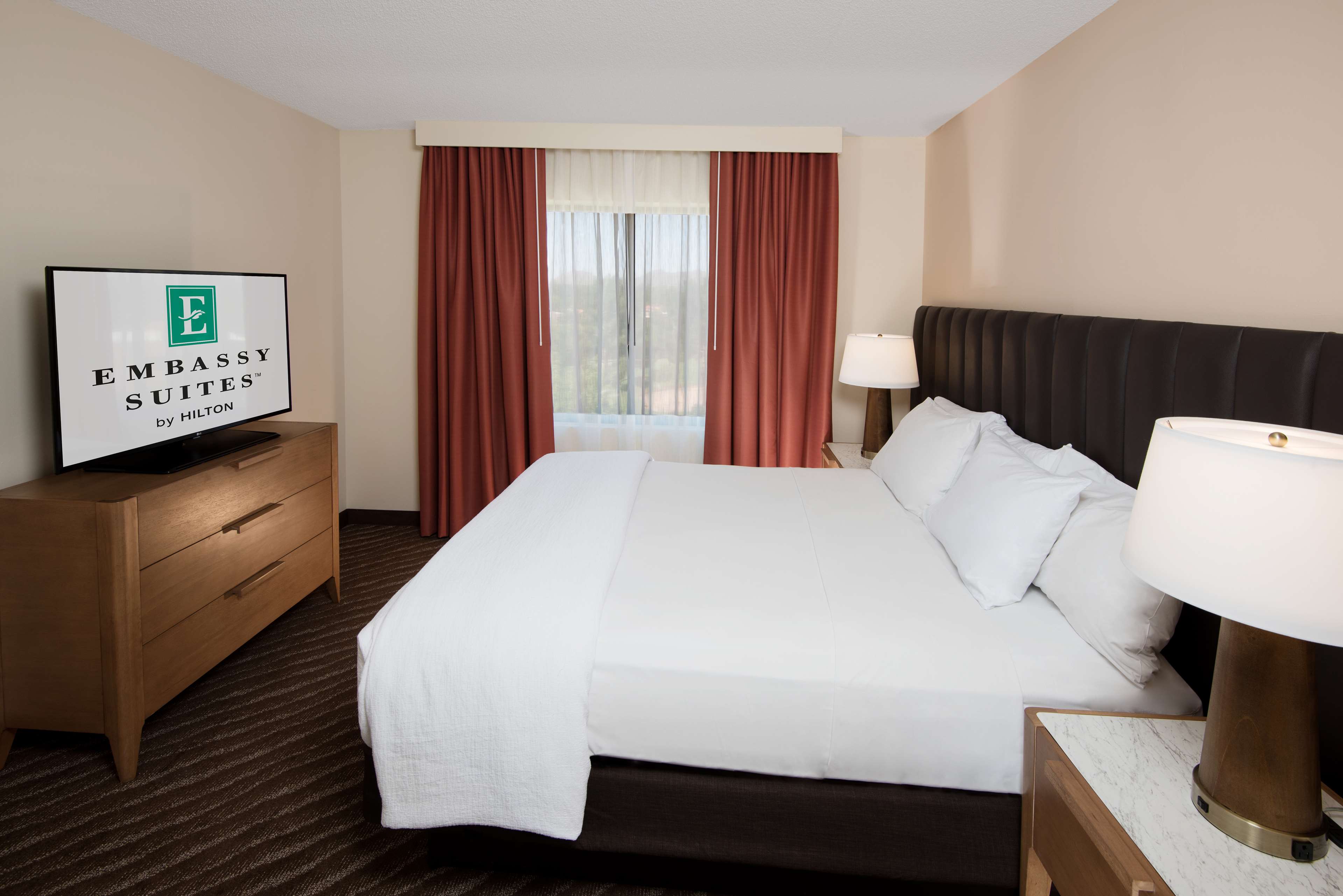 Embassy Suites Phoenix - Scottsdale Room Type - 1 KING GOLF MOUNTAIN VW NS