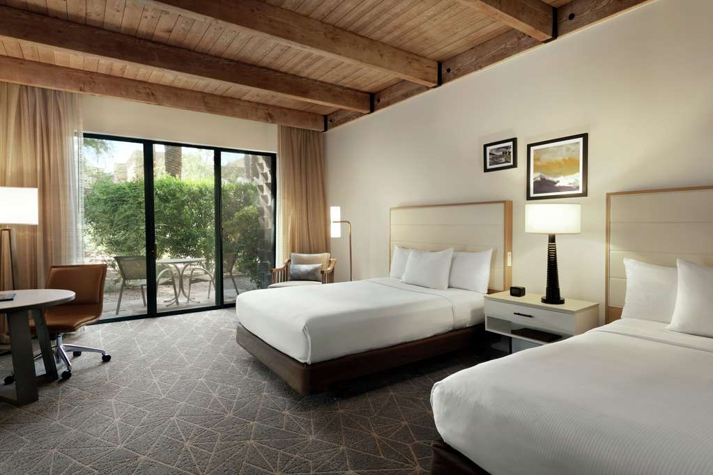 DoubleTree by Hilton Paradise Valley Resort Scottsdale Room Type - 2 QN PATIO ACC RI SHWR