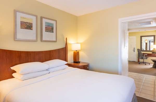  - Hilton Phoenix Resort at the Peak