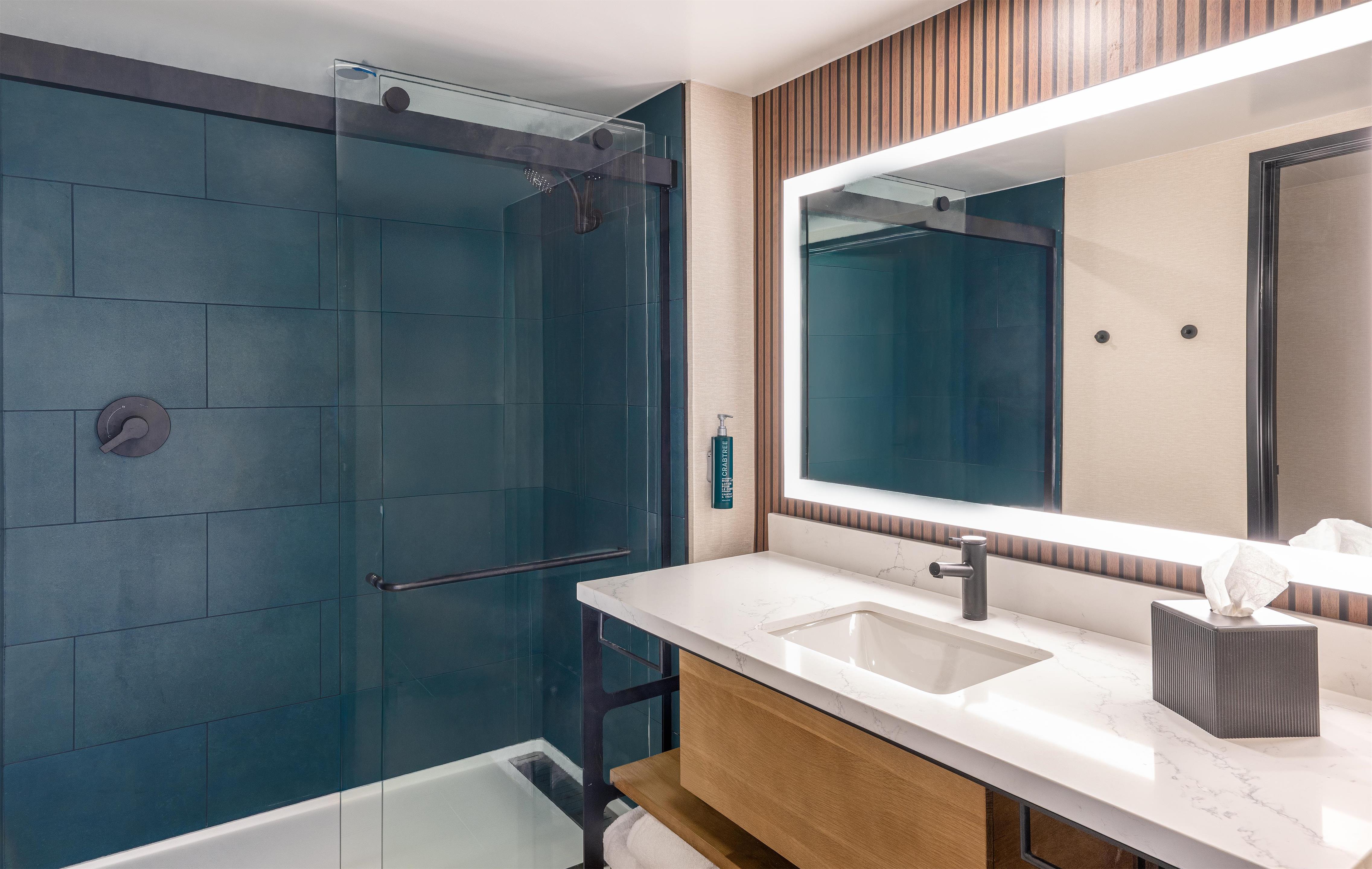 Guest room bath
