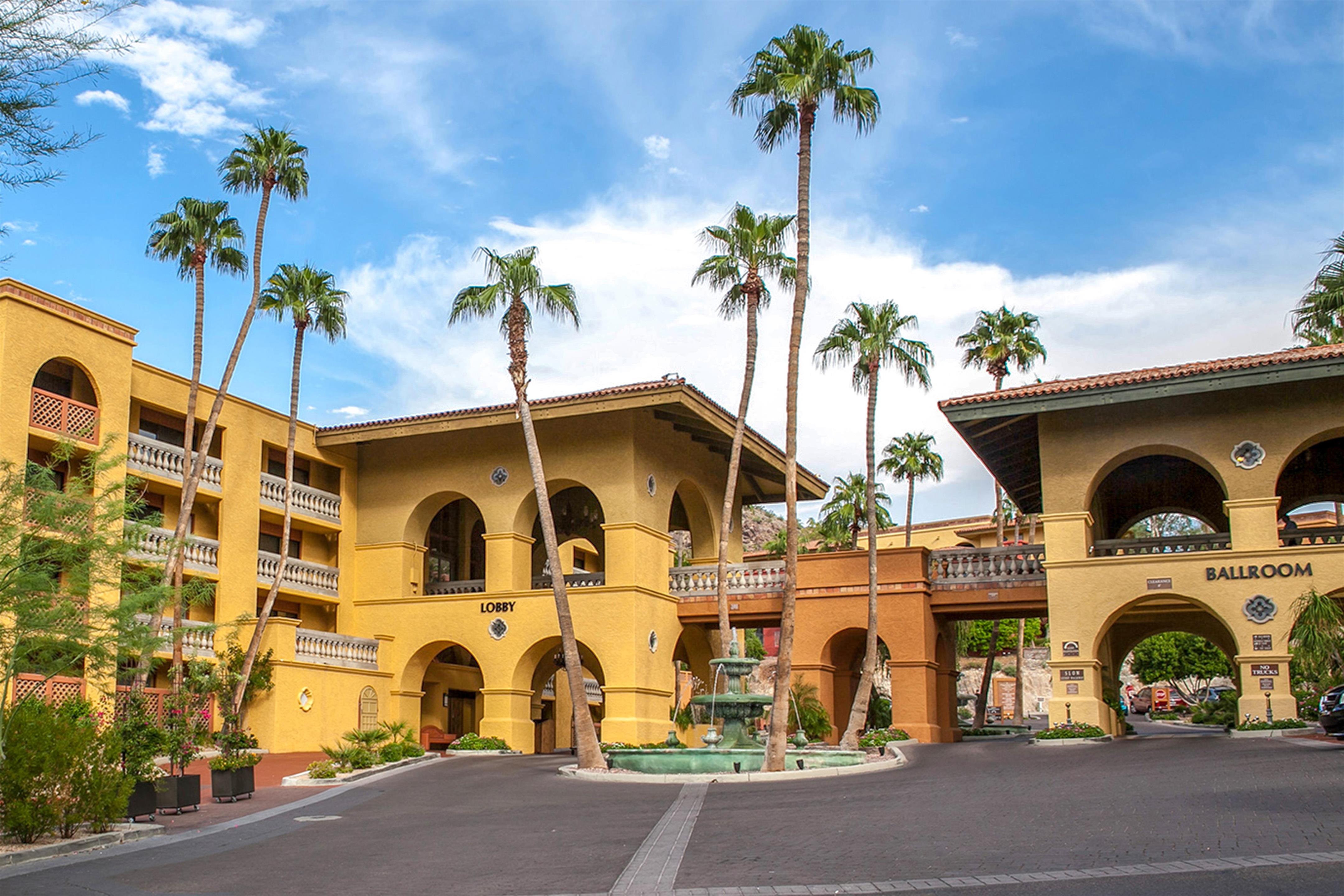 Exterior | Hilton Phoenix Tapatio Cliffs Resort