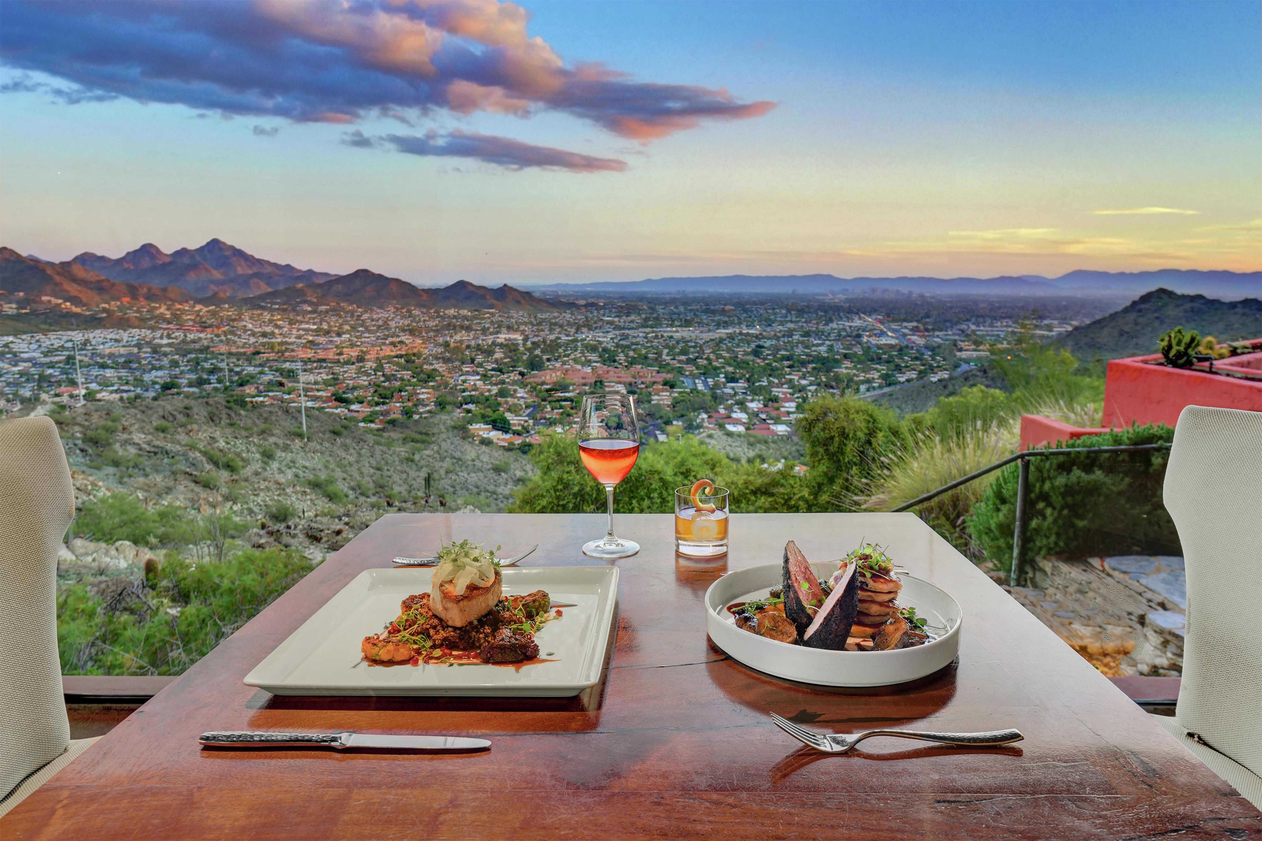 Restaurant | Hilton Phoenix Tapatio Cliffs Resort