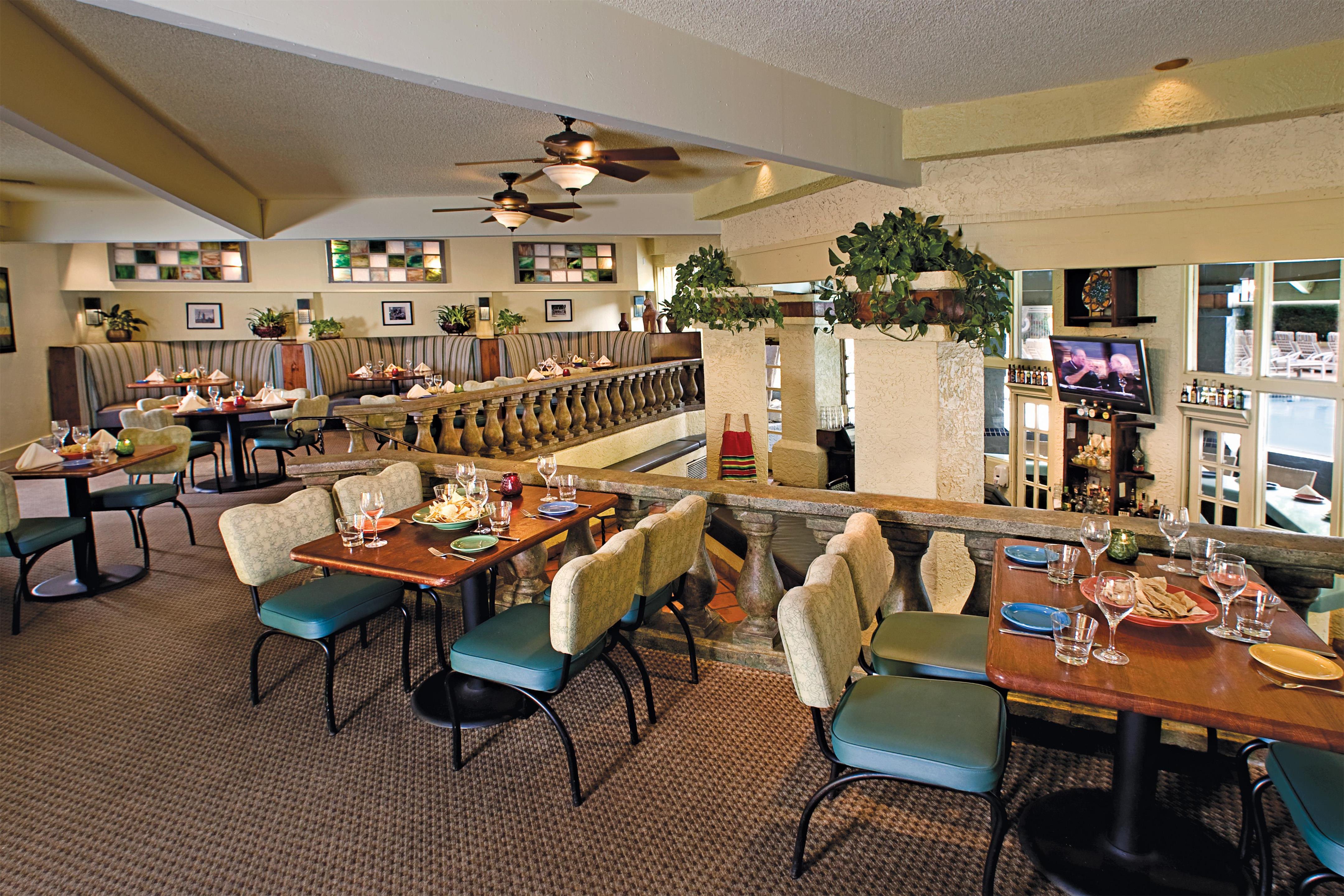 Restaurant | Hilton Phoenix Tapatio Cliffs Resort