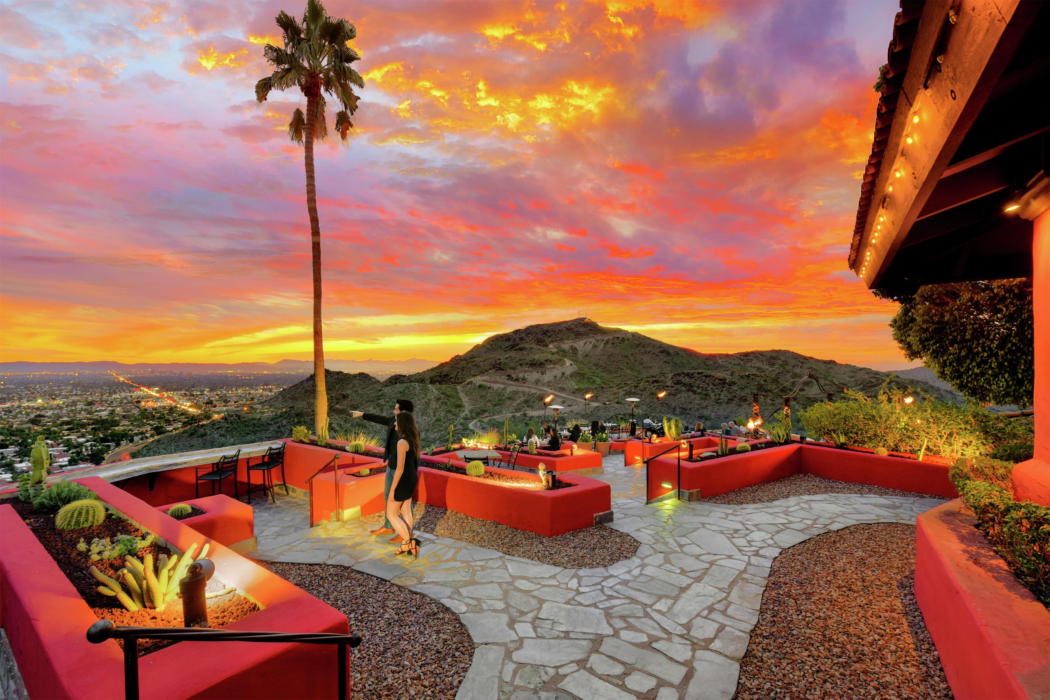Restaurant | Hilton Phoenix Tapatio Cliffs Resort