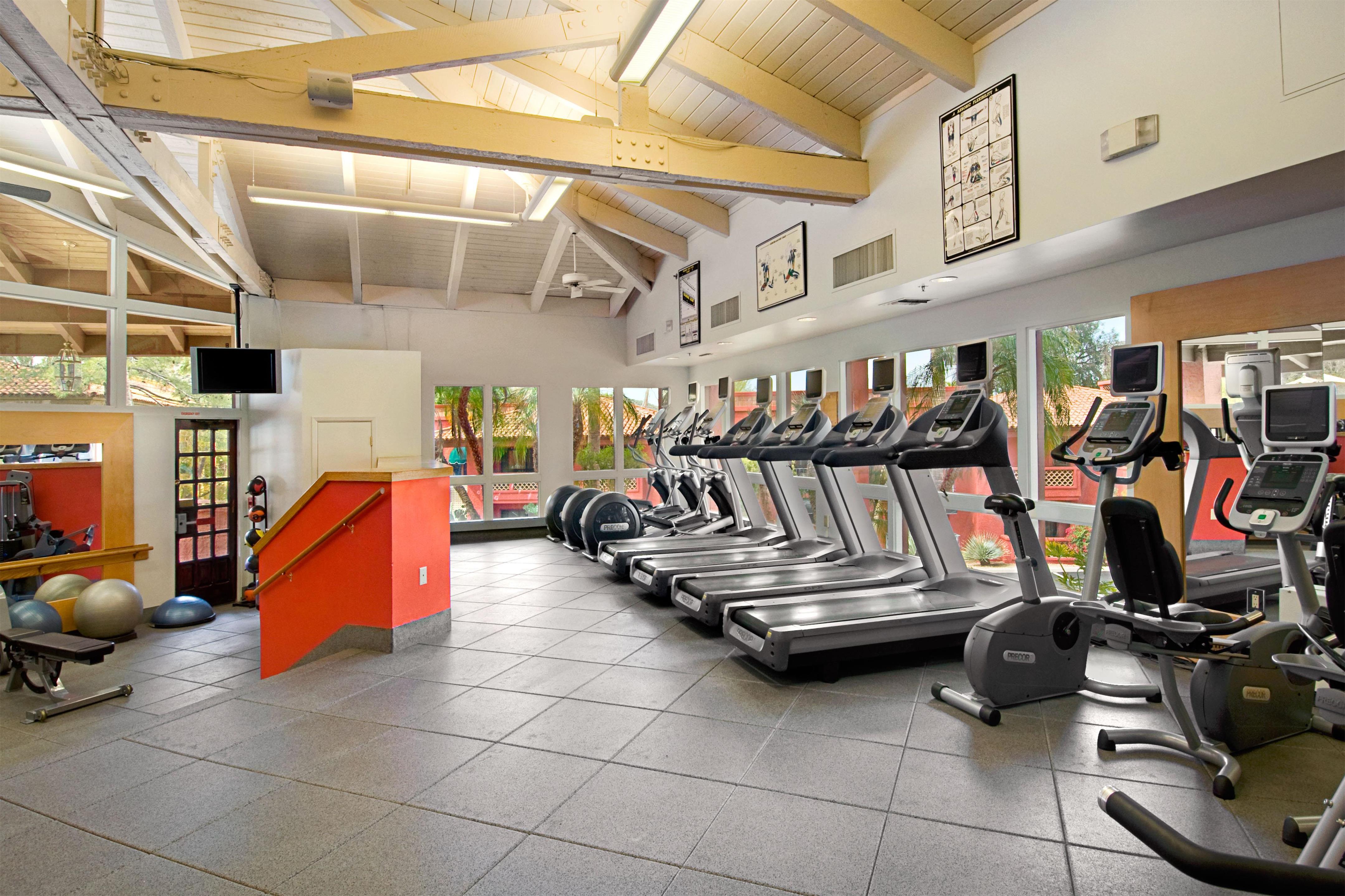 Health club fitness center gym | Hilton Phoenix Tapatio Cliffs Resort