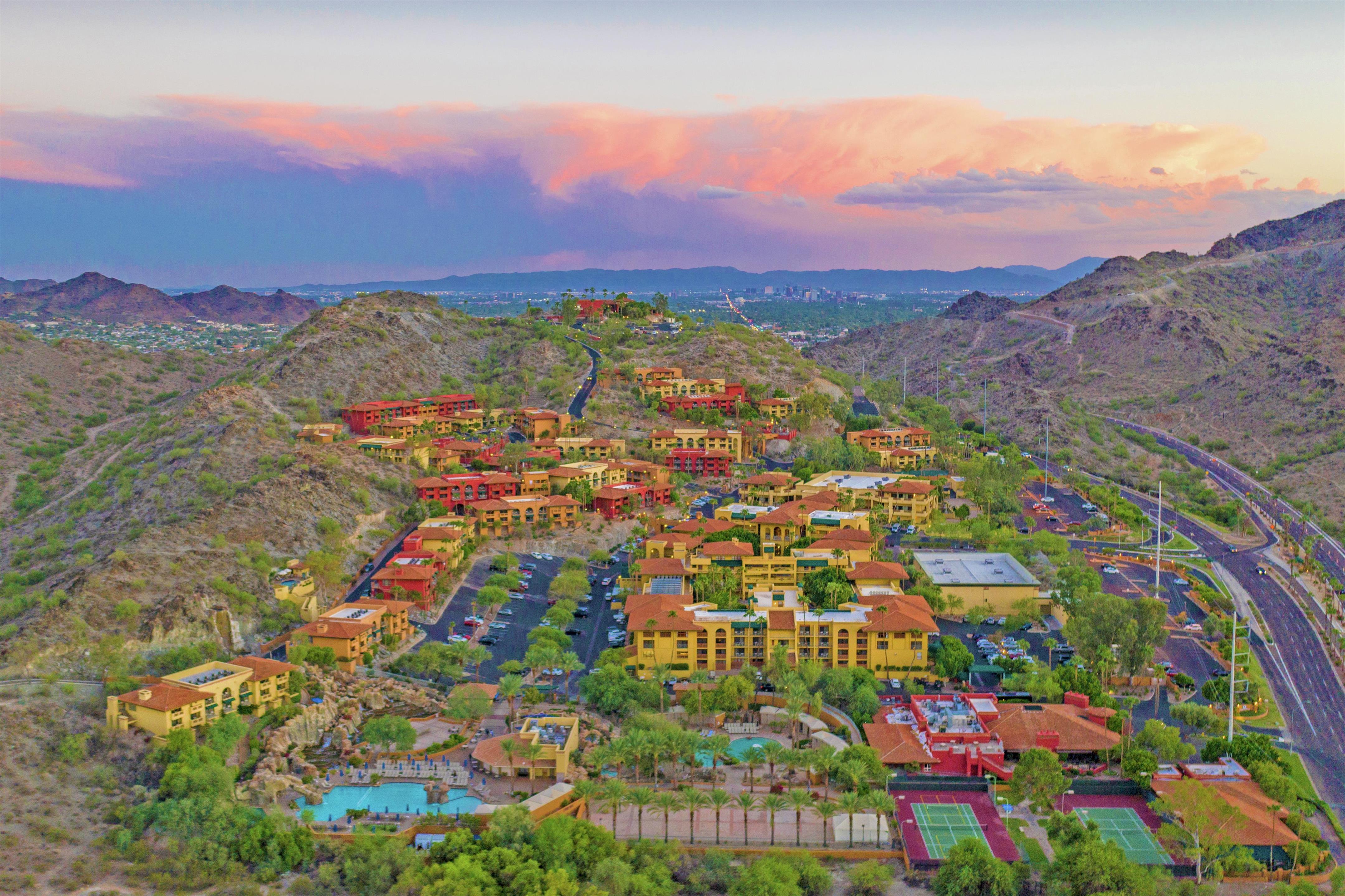 Exterior | Hilton Phoenix Tapatio Cliffs Resort