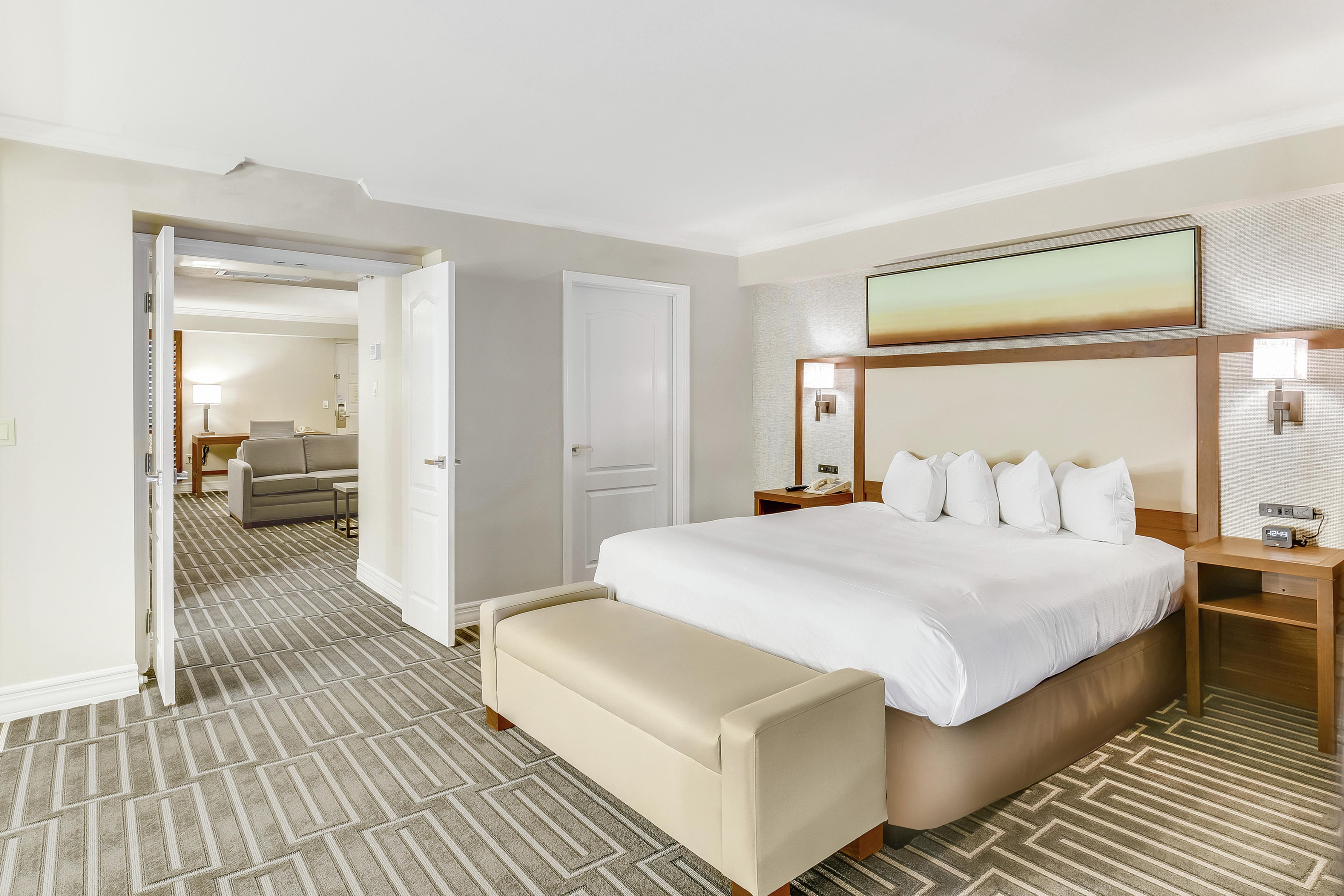Pointe Hilton Tapatio Cliffs Resort Room Type - 1 KNG 1BDRM AMBASSADOR STE