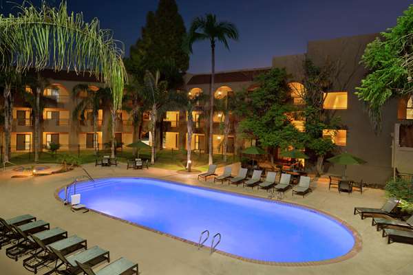 Pool - Embassy Suites Tempe