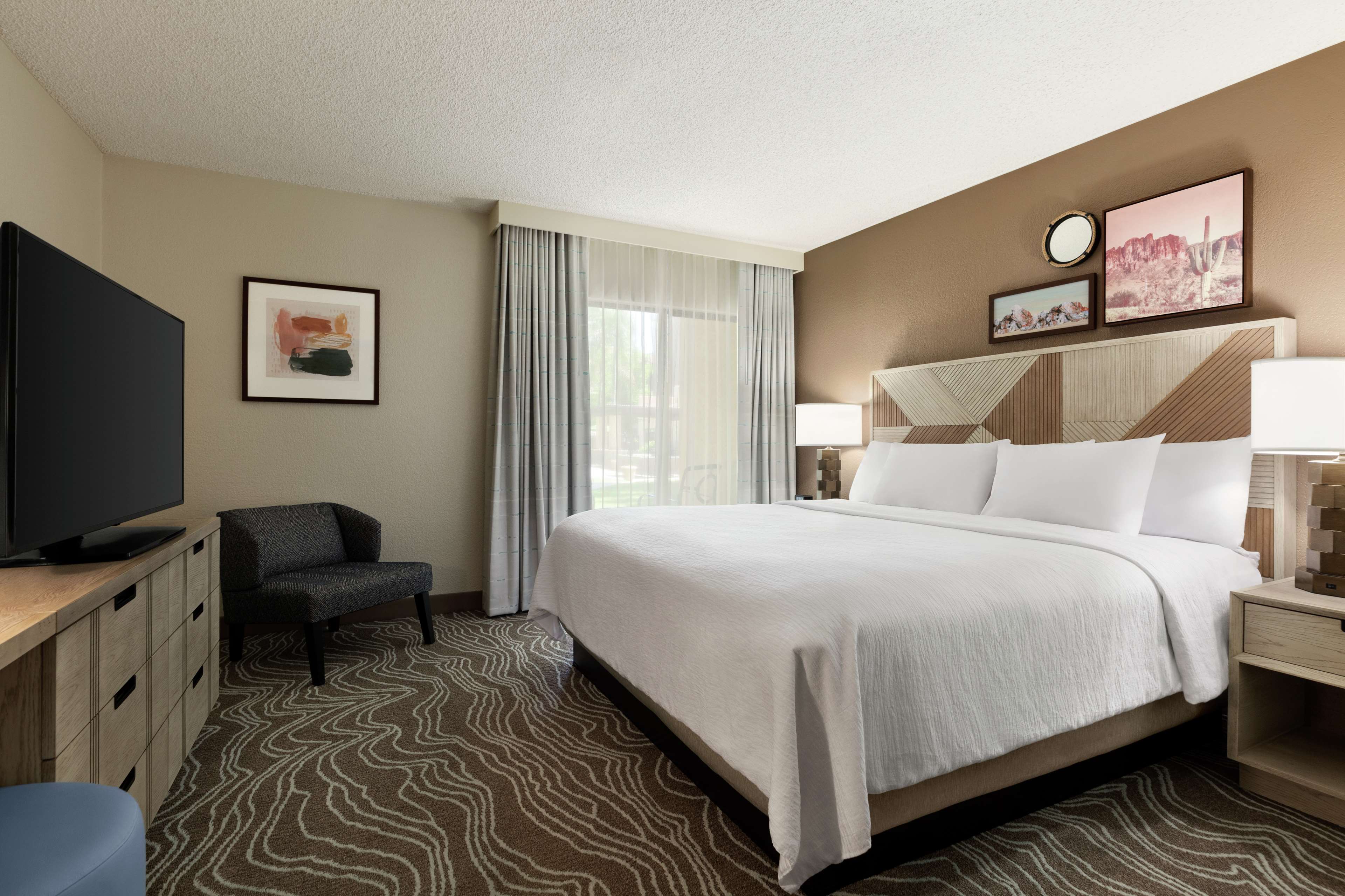 Embassy Suites Hotel Phoenix-Tempe Room Type - 1 KING BED
