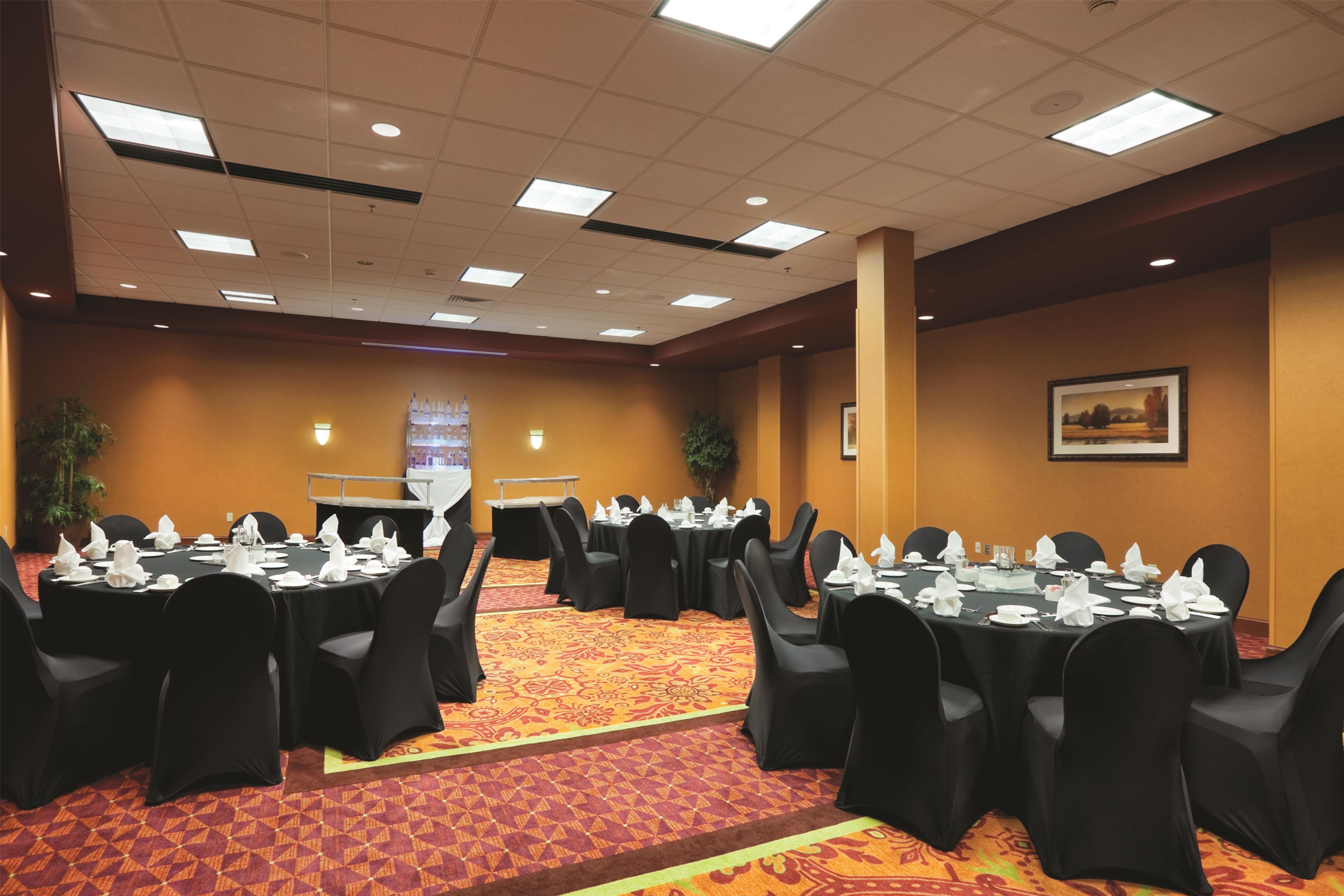 Meeting Room | Embassy Suites by Hilton E Peoria Riverfront Conf Center