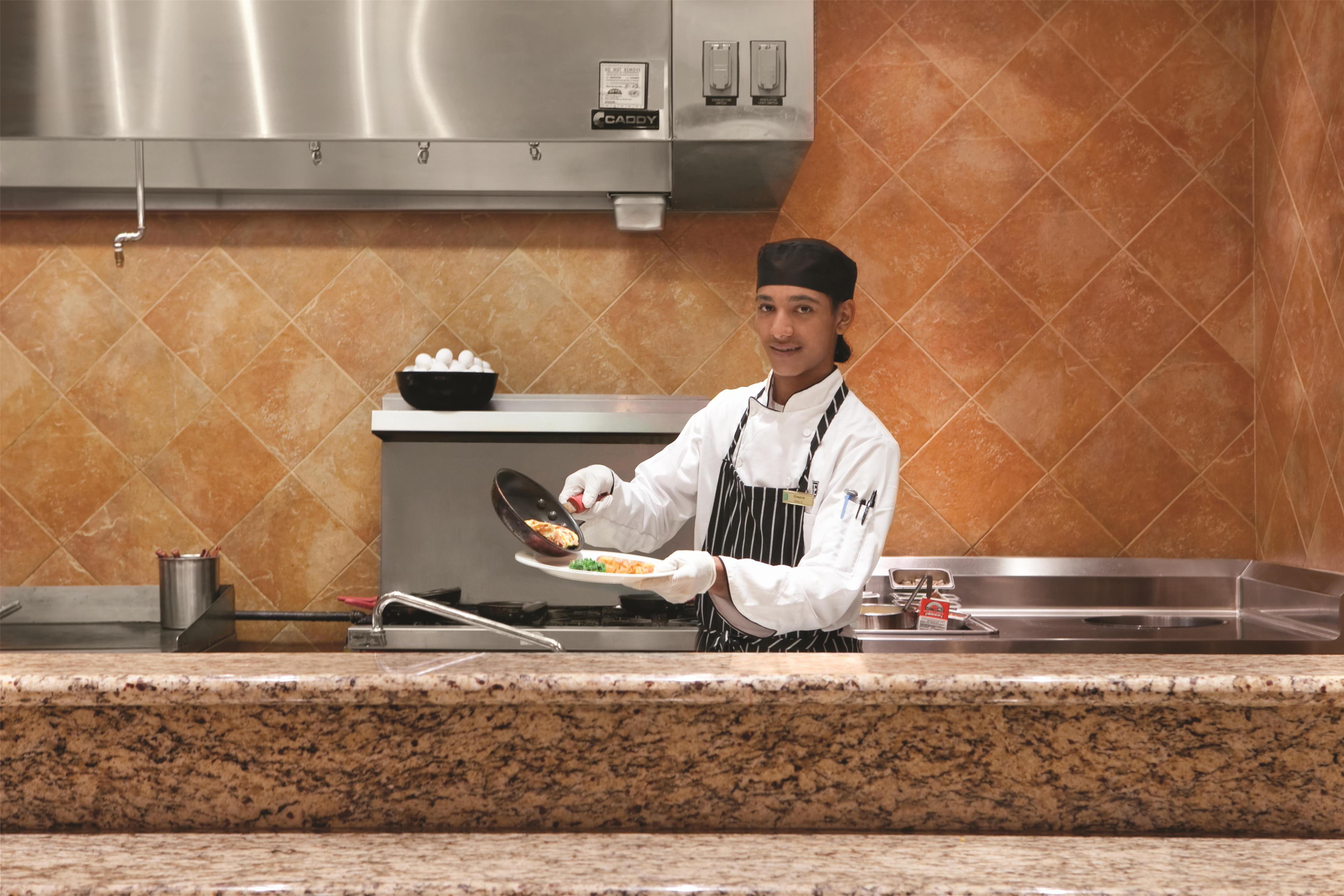 Restaurant | Embassy Suites by Hilton E Peoria Riverfront Conf Center