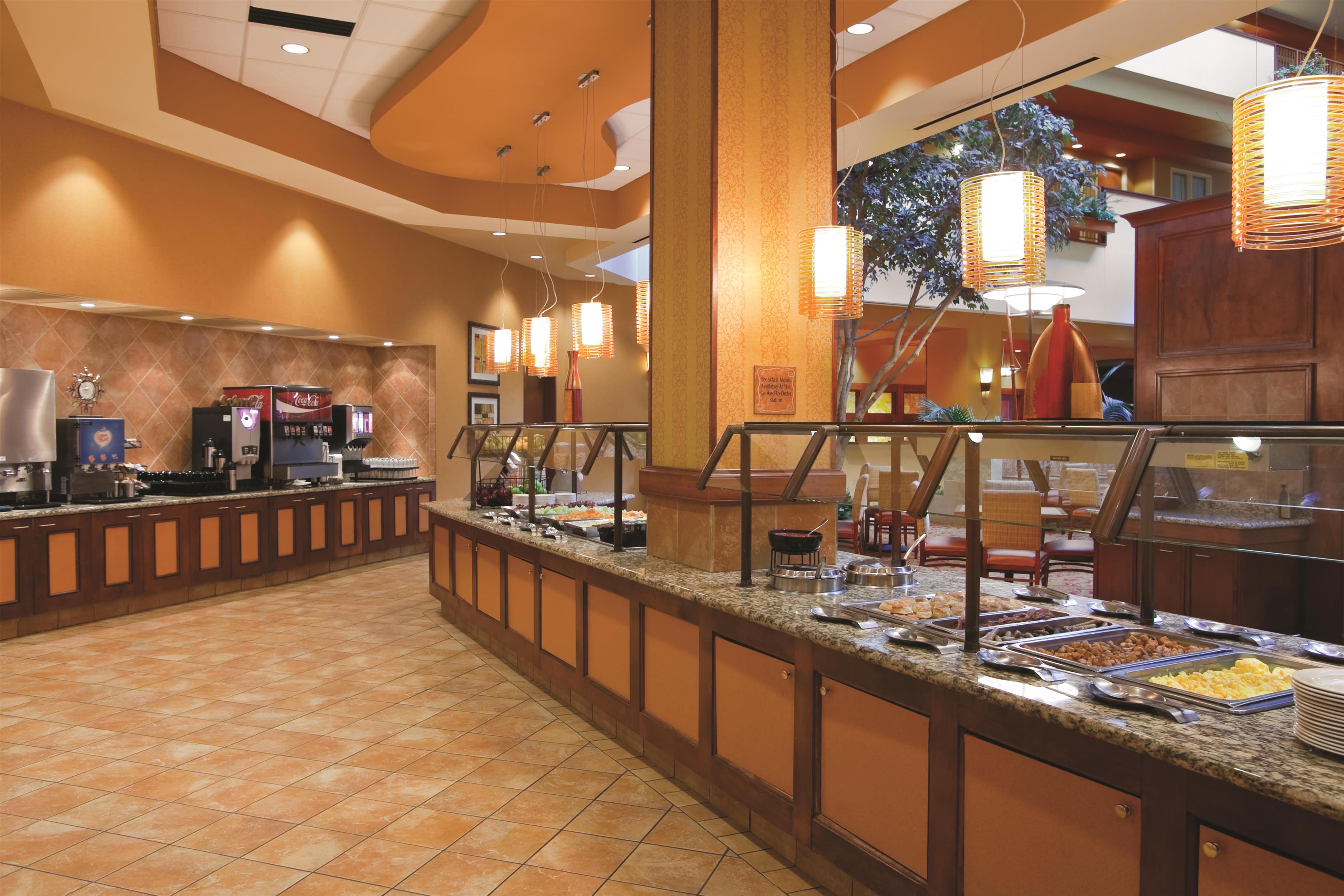 Restaurant | Embassy Suites by Hilton E Peoria Riverfront Conf Center