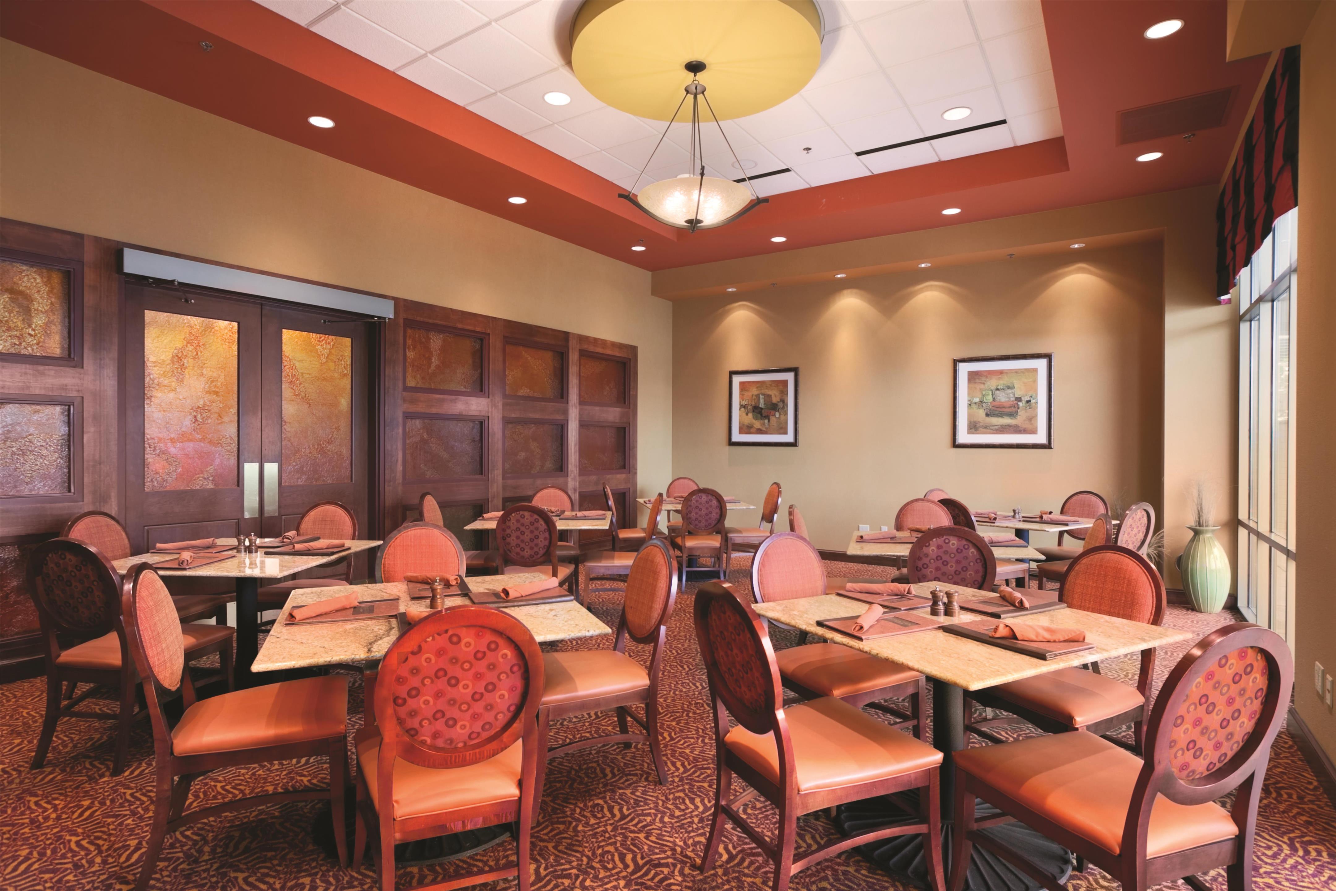 Restaurant | Embassy Suites by Hilton E Peoria Riverfront Conf Center