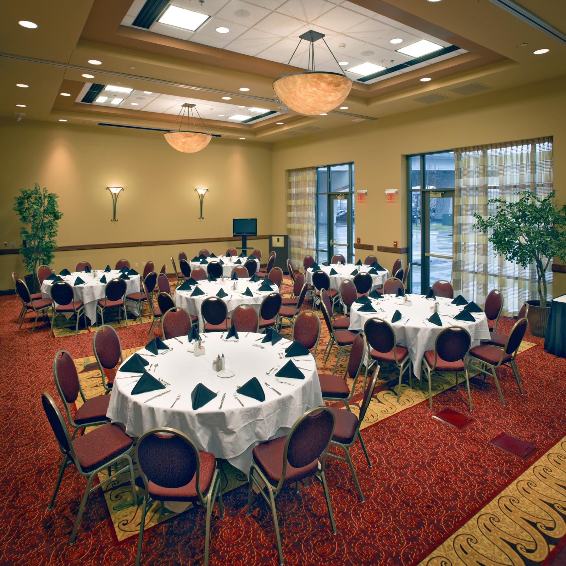 Meeting Room | Embassy Suites by Hilton E Peoria Riverfront Conf Center