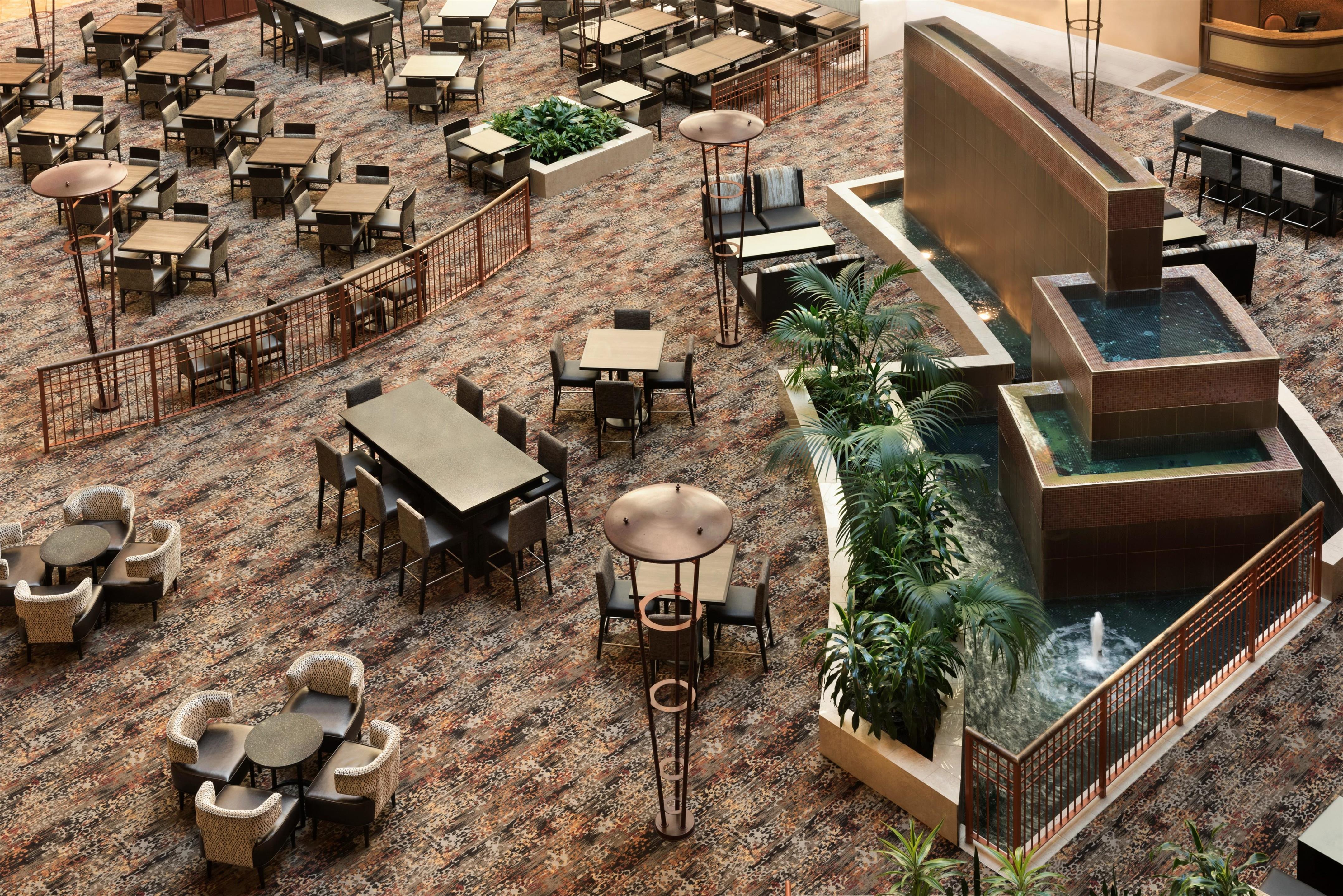 Lobby | Embassy Suites by Hilton E Peoria Riverfront Conf Center