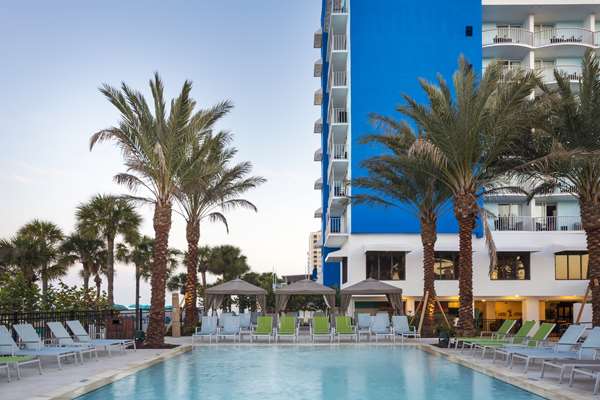 Pool - Hilton Clearwater Beach Resort & Spa