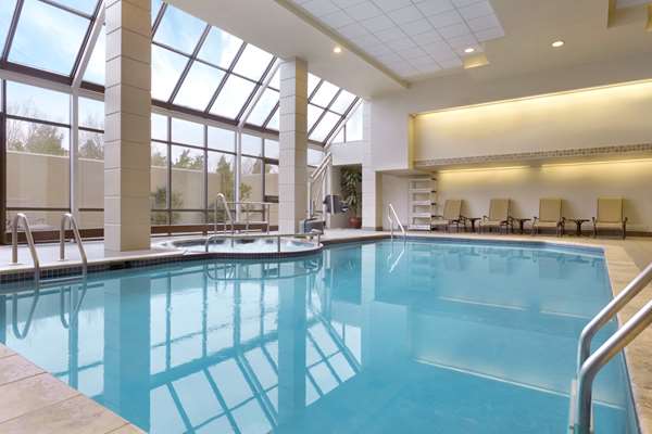Pool - Embassy Suites Piscataway - I-287, Exit 9