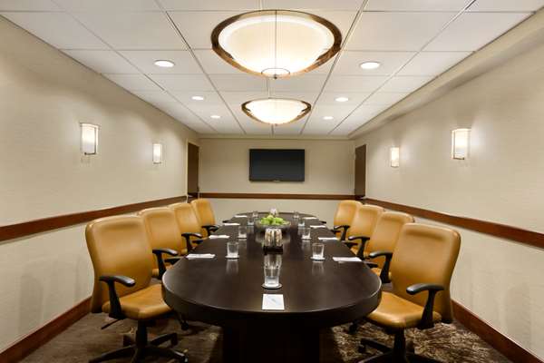  - Embassy Suites Piscataway - I-287, Exit 9