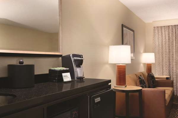  - Embassy Suites Piscataway - I-287, Exit 9