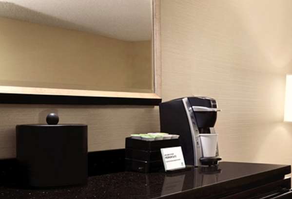  - Embassy Suites Piscataway - I-287, Exit 9