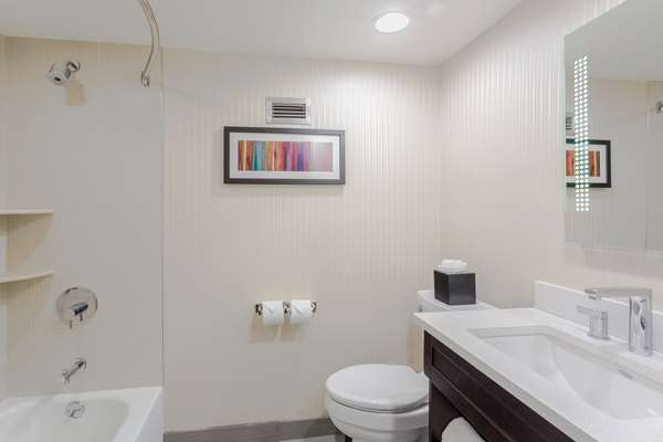  - Embassy Suites Piscataway - I-287, Exit 9