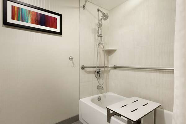  - Embassy Suites Piscataway - I-287, Exit 9