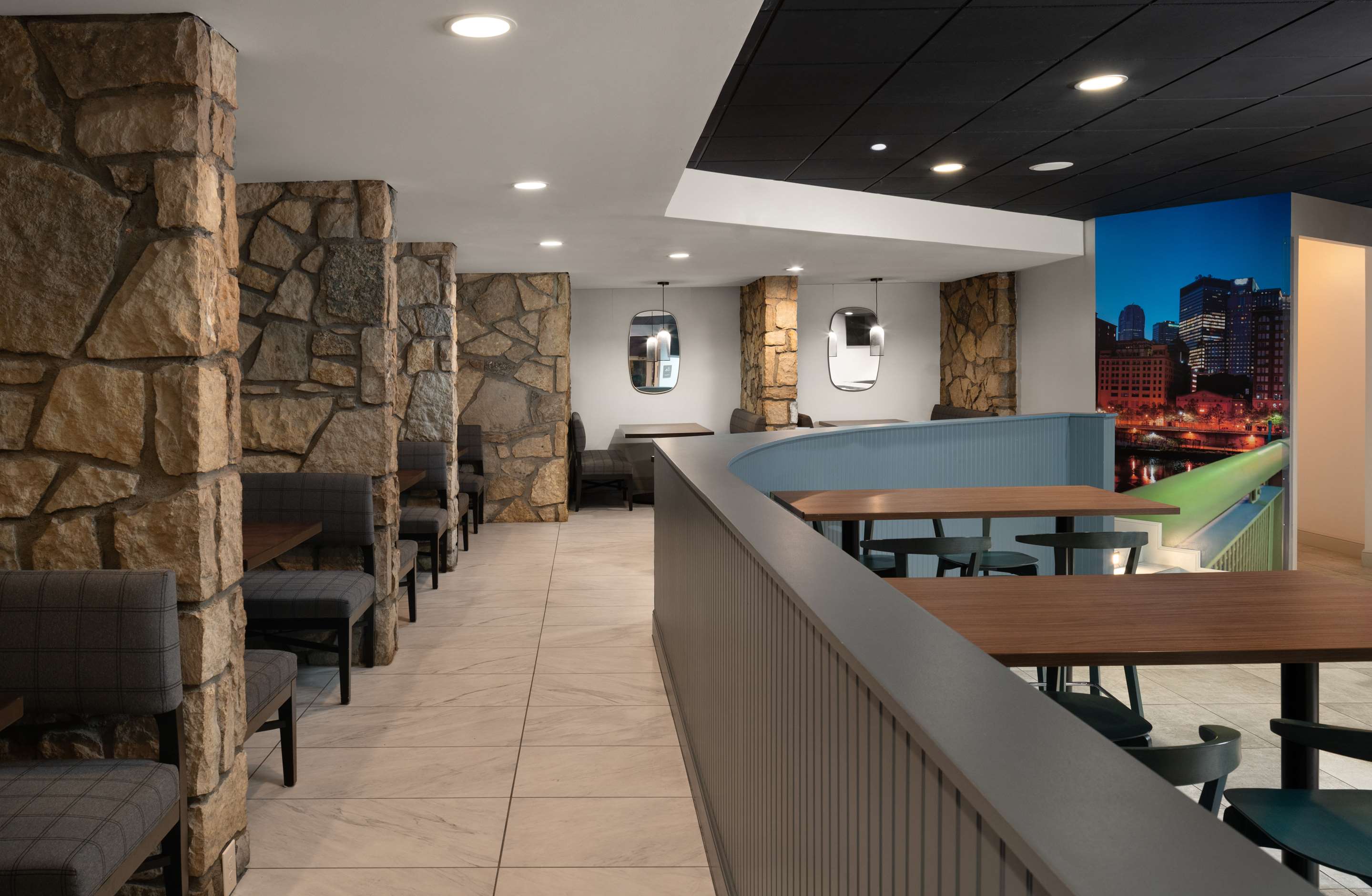 BarLounge | DoubleTree by Hilton Pittsburgh Airport