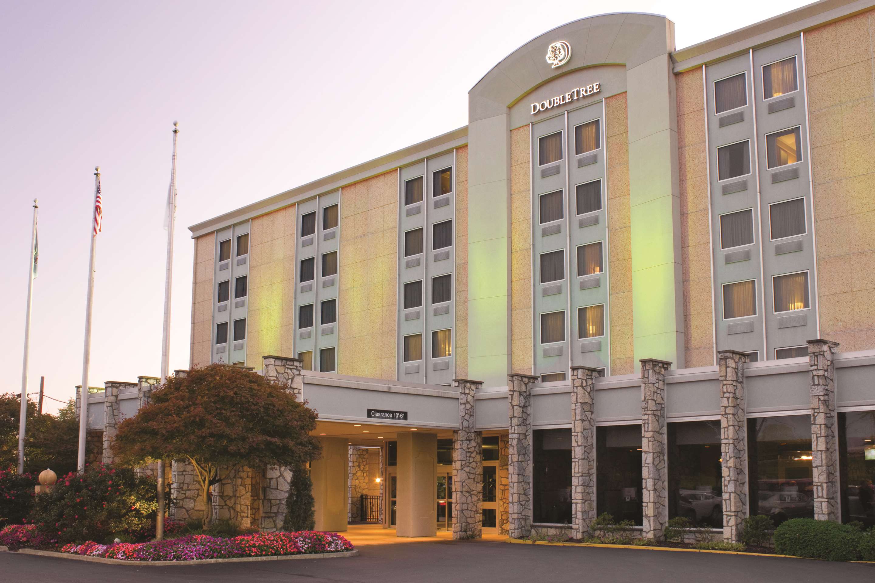 Exterior | DoubleTree by Hilton Pittsburgh Airport