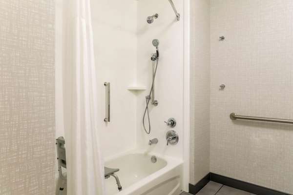  - Hampton Inn & Suites Downtown Pittsburgh