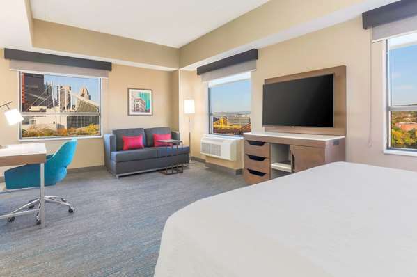  - Hampton Inn & Suites Downtown Pittsburgh