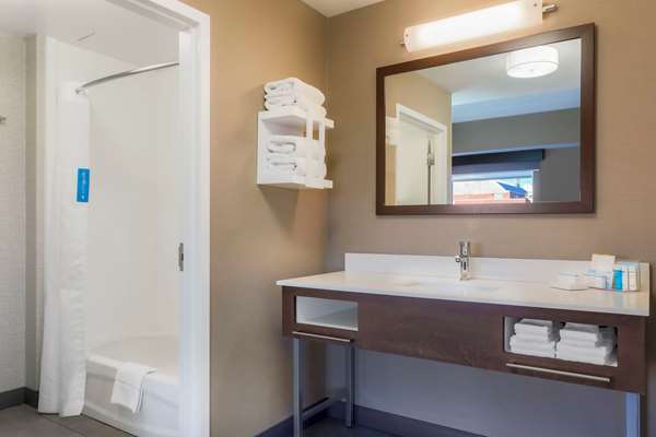  - Hampton Inn & Suites Downtown Pittsburgh