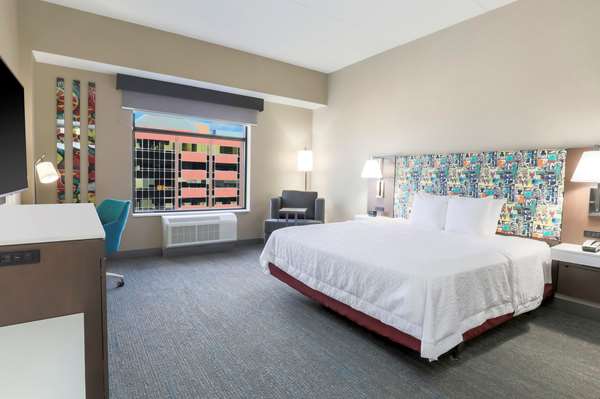  - Hampton Inn & Suites Downtown Pittsburgh