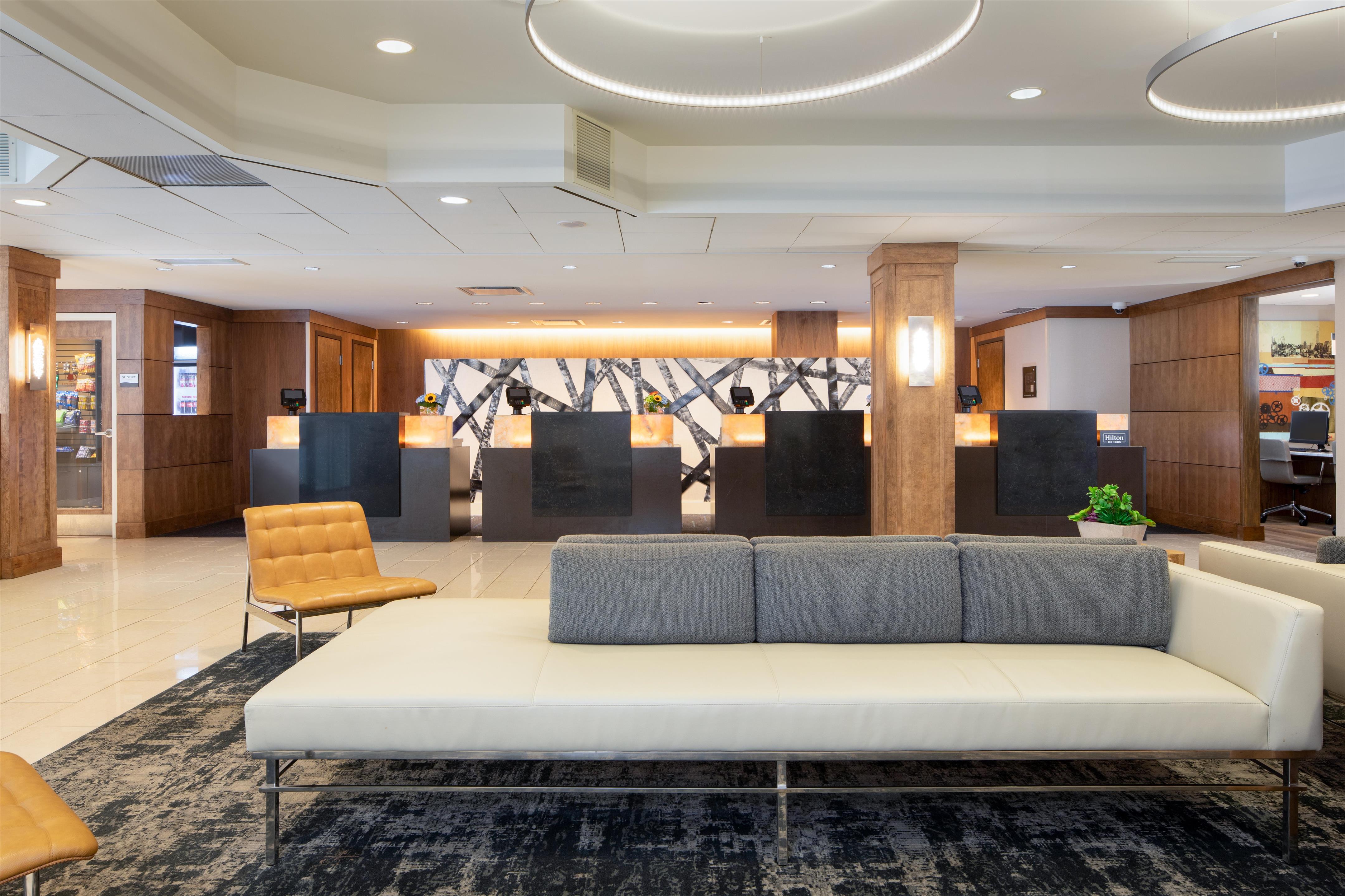 Lobby | DoubleTree by Hilton Hotel & Suites Pittsburgh Downtown