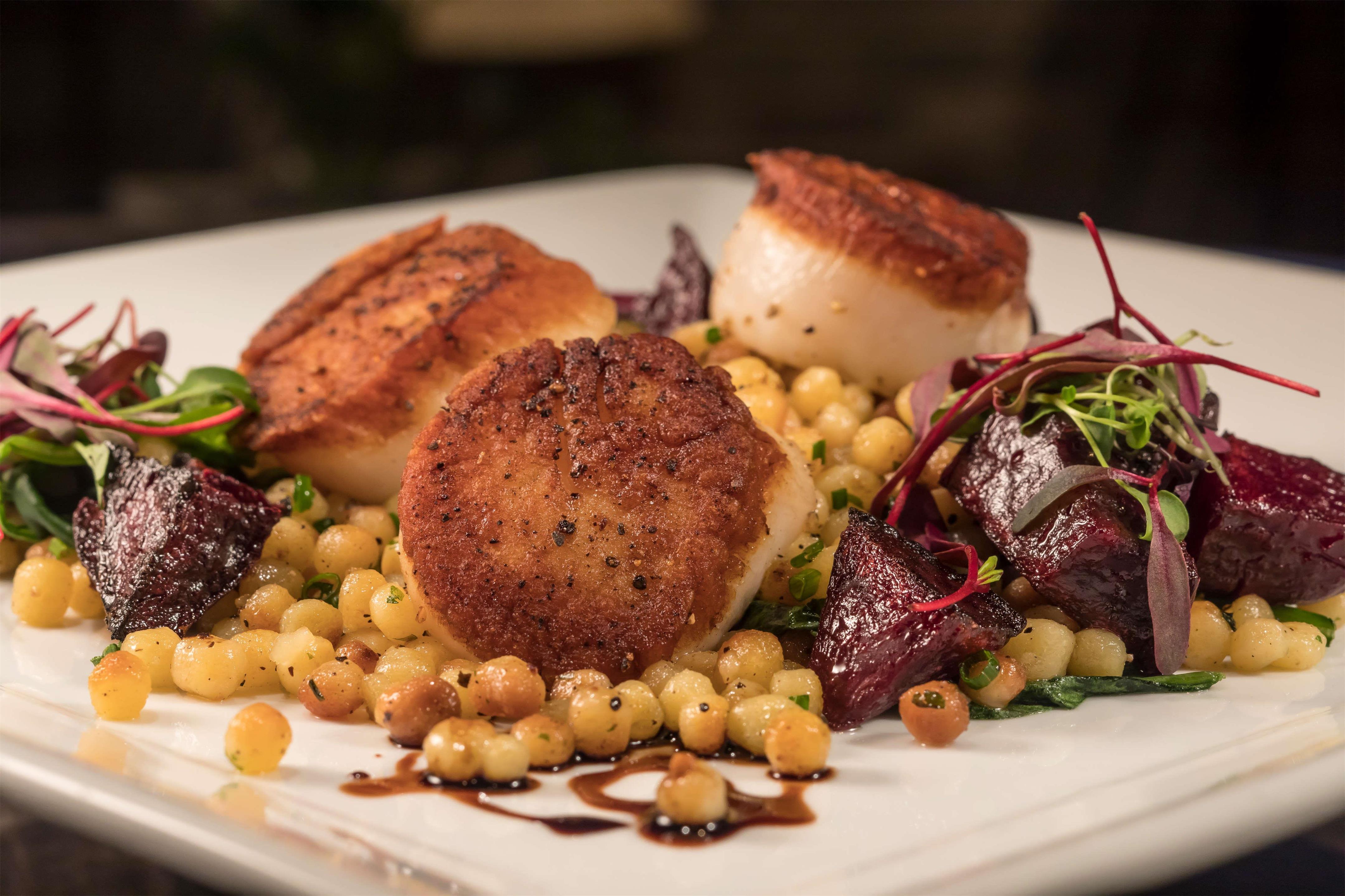 Restaurant | DoubleTree by Hilton Hotel & Suites Pittsburgh Downtown