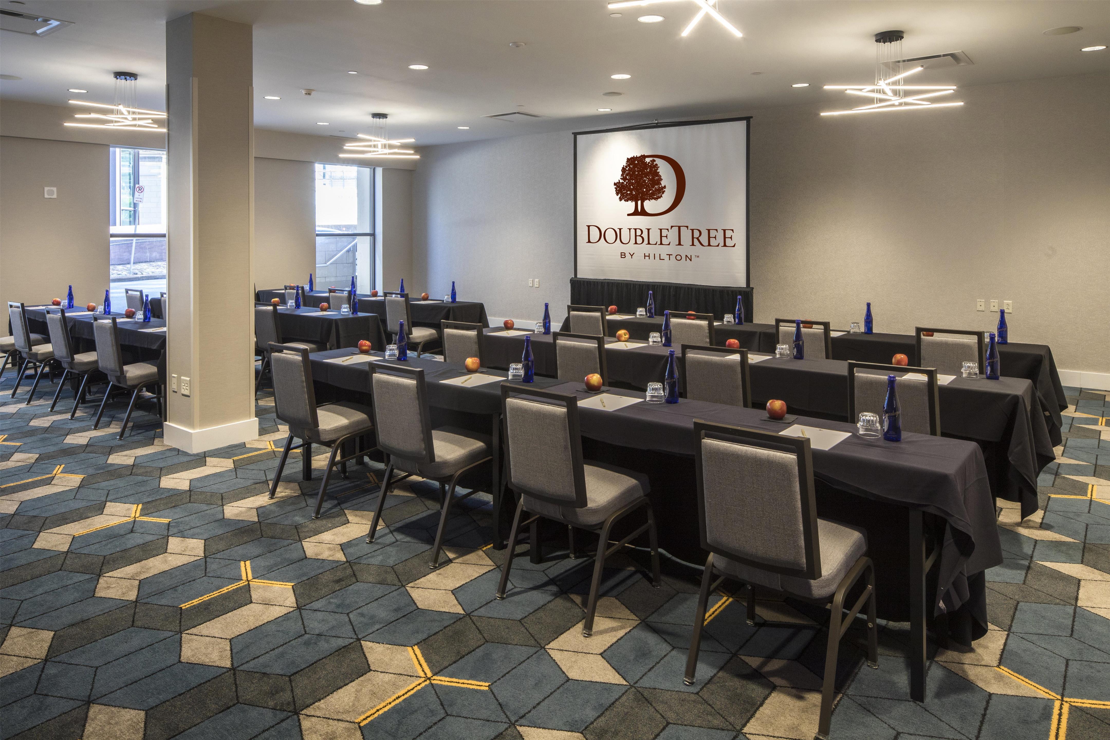Meeting Room | DoubleTree by Hilton Hotel & Suites Pittsburgh Downtown