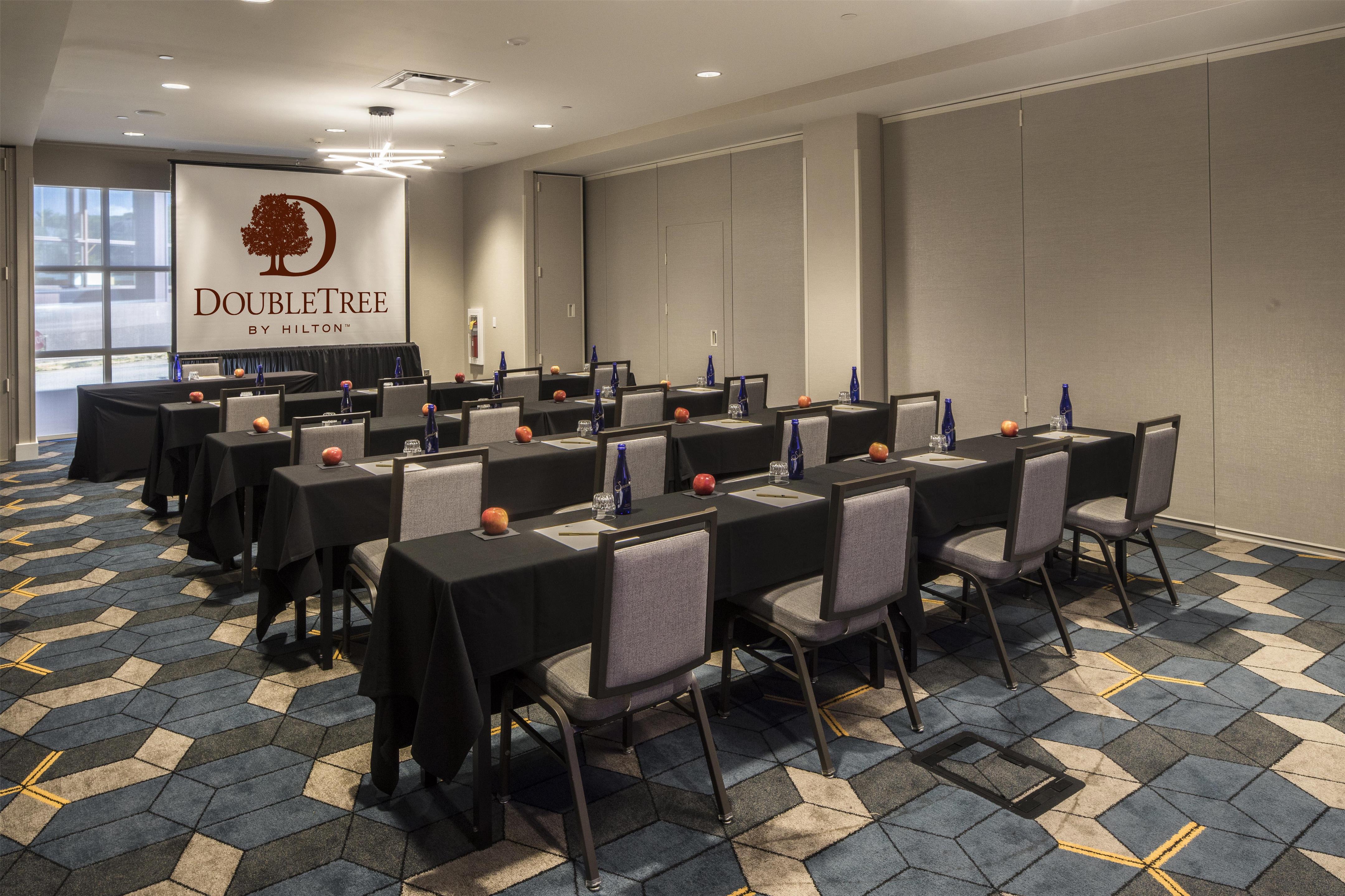 Meeting Room | DoubleTree by Hilton Hotel & Suites Pittsburgh Downtown