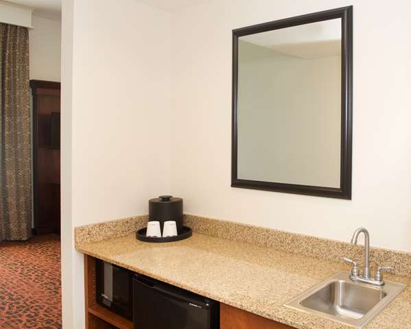  - Hampton Inn & Suites Meadowlands Washington - I-79, Exit 41