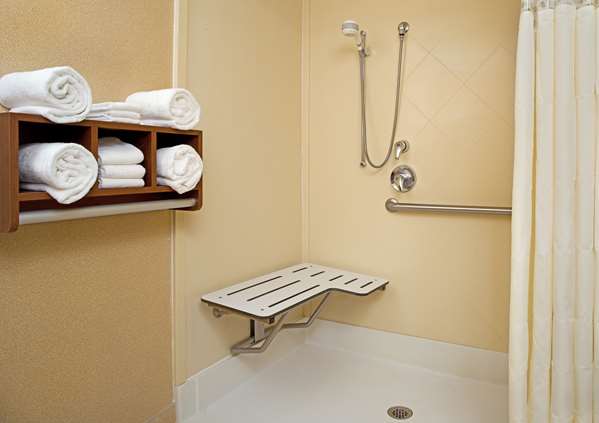  - Hampton Inn & Suites Meadowlands Washington - I-79, Exit 41