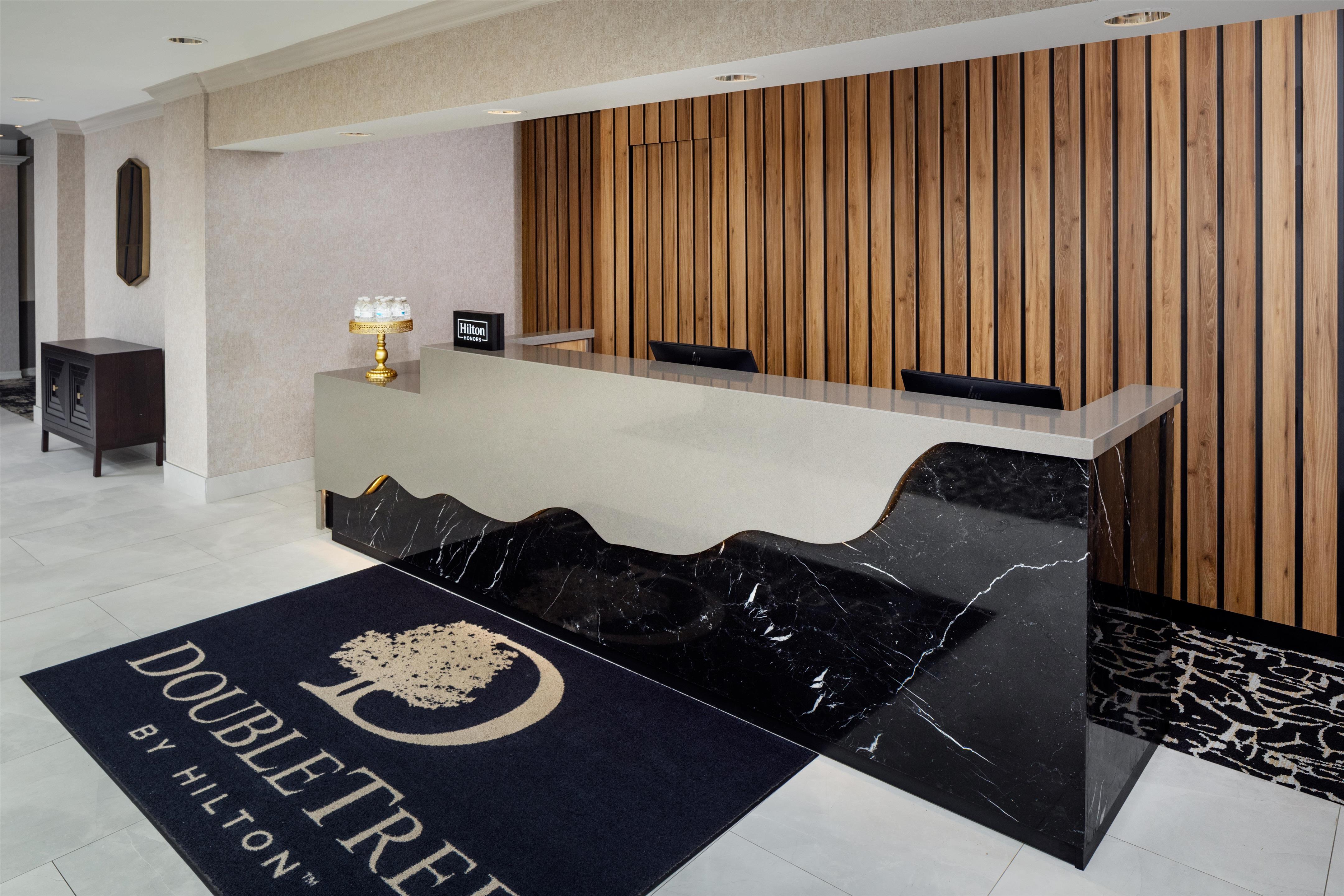 Reception | DoubleTree by Hilton Pittsburgh - Meadow Lands